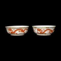 Three Chinese Famille Rose Porcelain 'Dragon' Bowls, Guangxu Period 清光緒 粉彩雙龍戲珠大蓋碗及小碗兩件