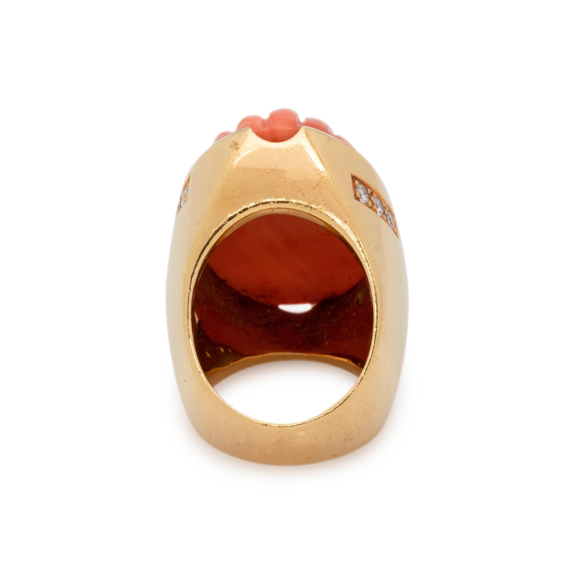 YELLOW GOLD, CORAL AND DIAMOND RING
