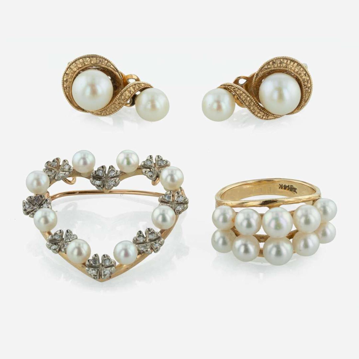 A Collection of Pearl and 14K Yellow Gold Jewelry