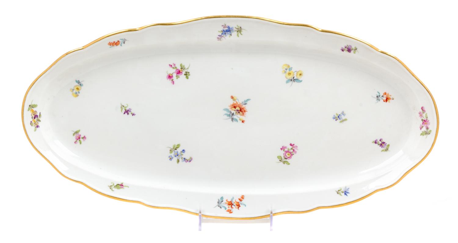 A Meissen Porcelain Fish Platter Width 21 1/2 inches.