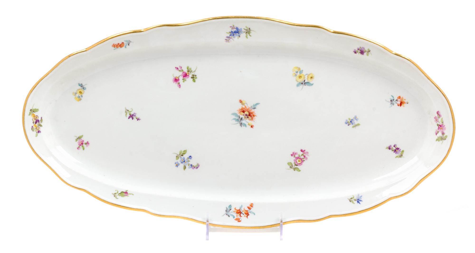 A Meissen Porcelain Fish Platter Width 21 1/2 inches.