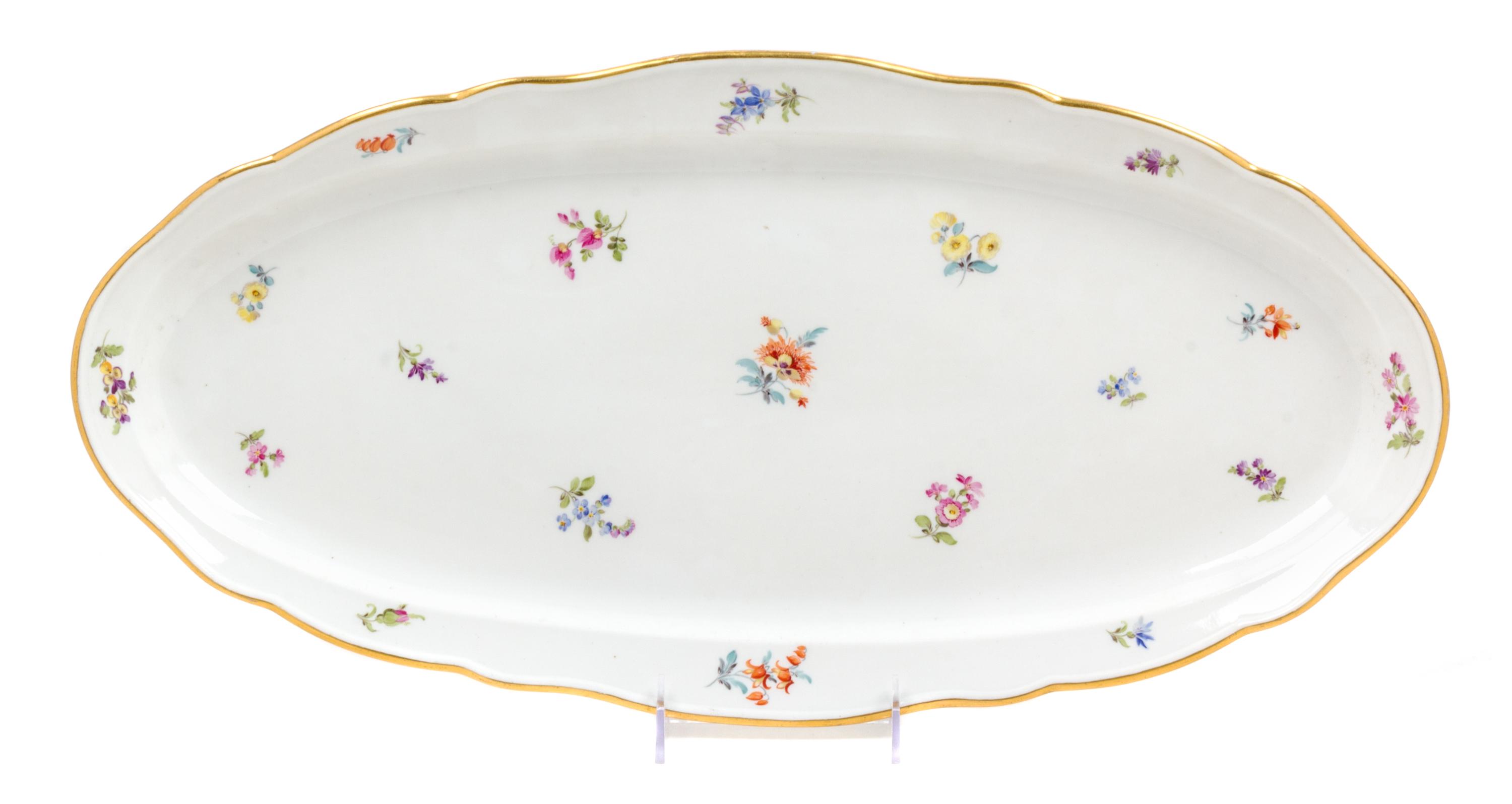 A Meissen Porcelain Fish Platter Width 21 1/2 inches.