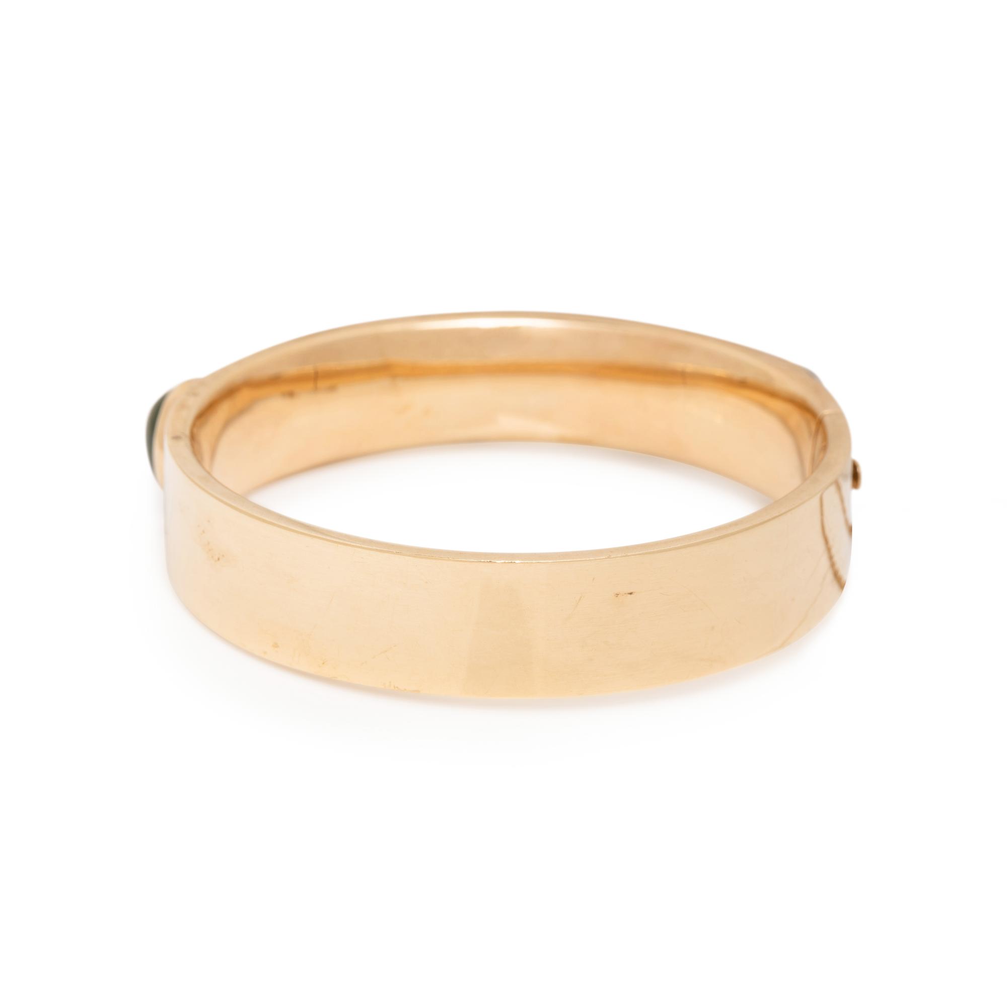 NEPHRITE AND YELLOW GOLD BANGLE BRACELET