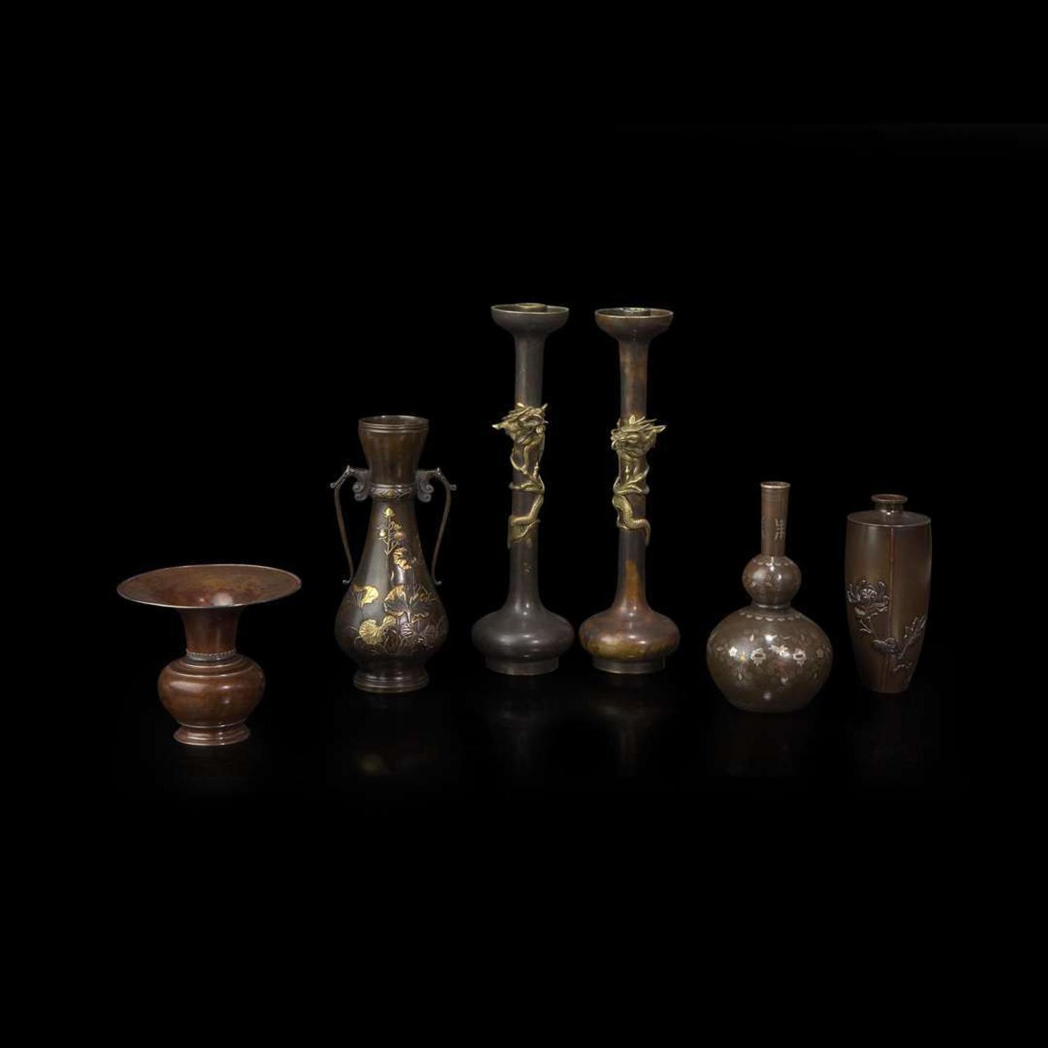 Four Japanese patinated bronze vases and a pair of candle sticks 日本铜器四件及烛台一对 19th to early 20th century ?????????