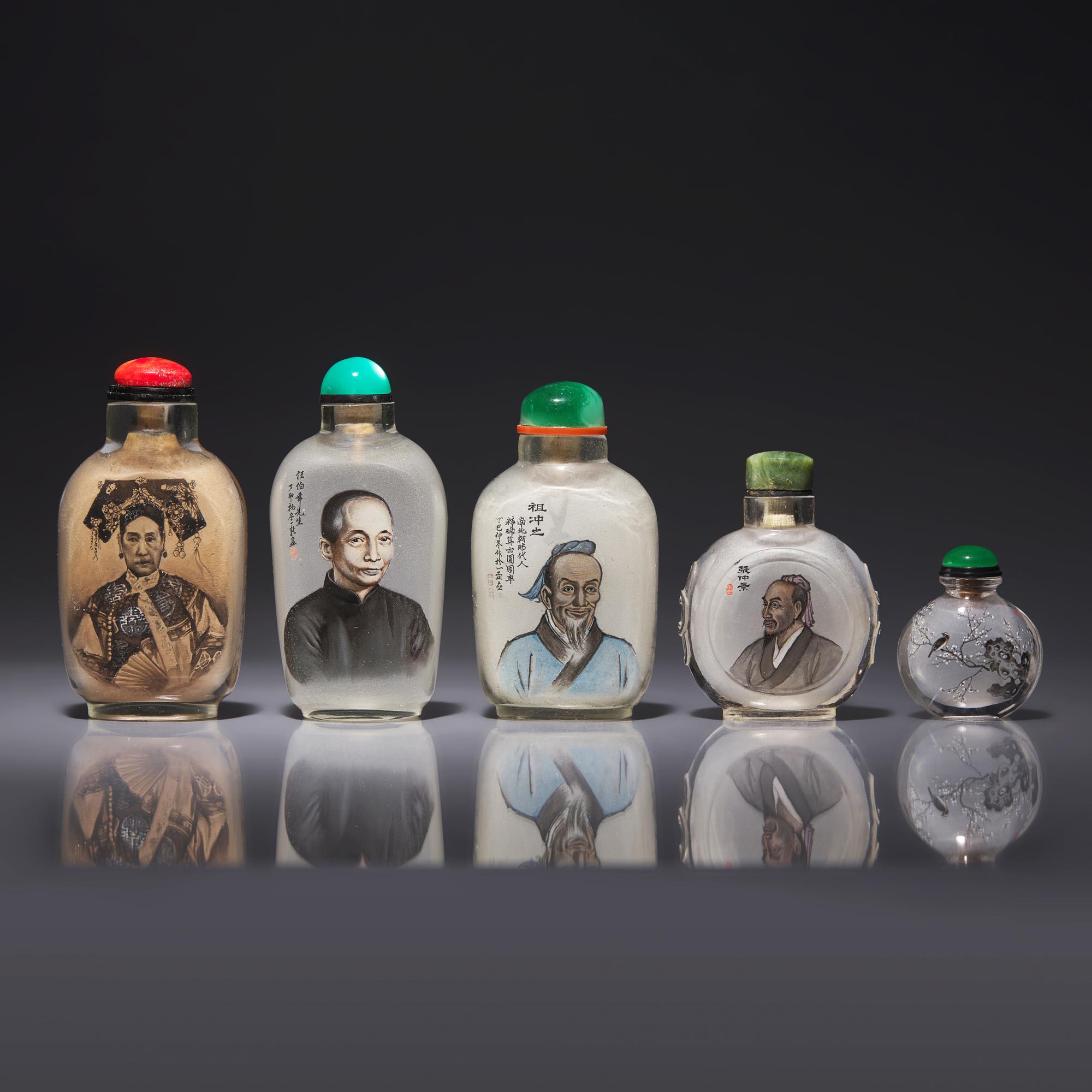 Five Chinese Interior-Decorated Glass Snuff Bottles 玻璃内畫鼻烟壺五支