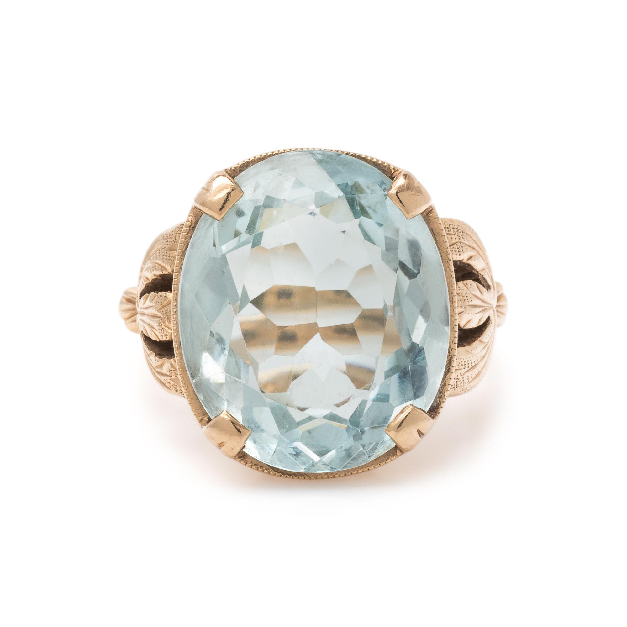 YELLOW GOLD AND AQUAMARINE RING