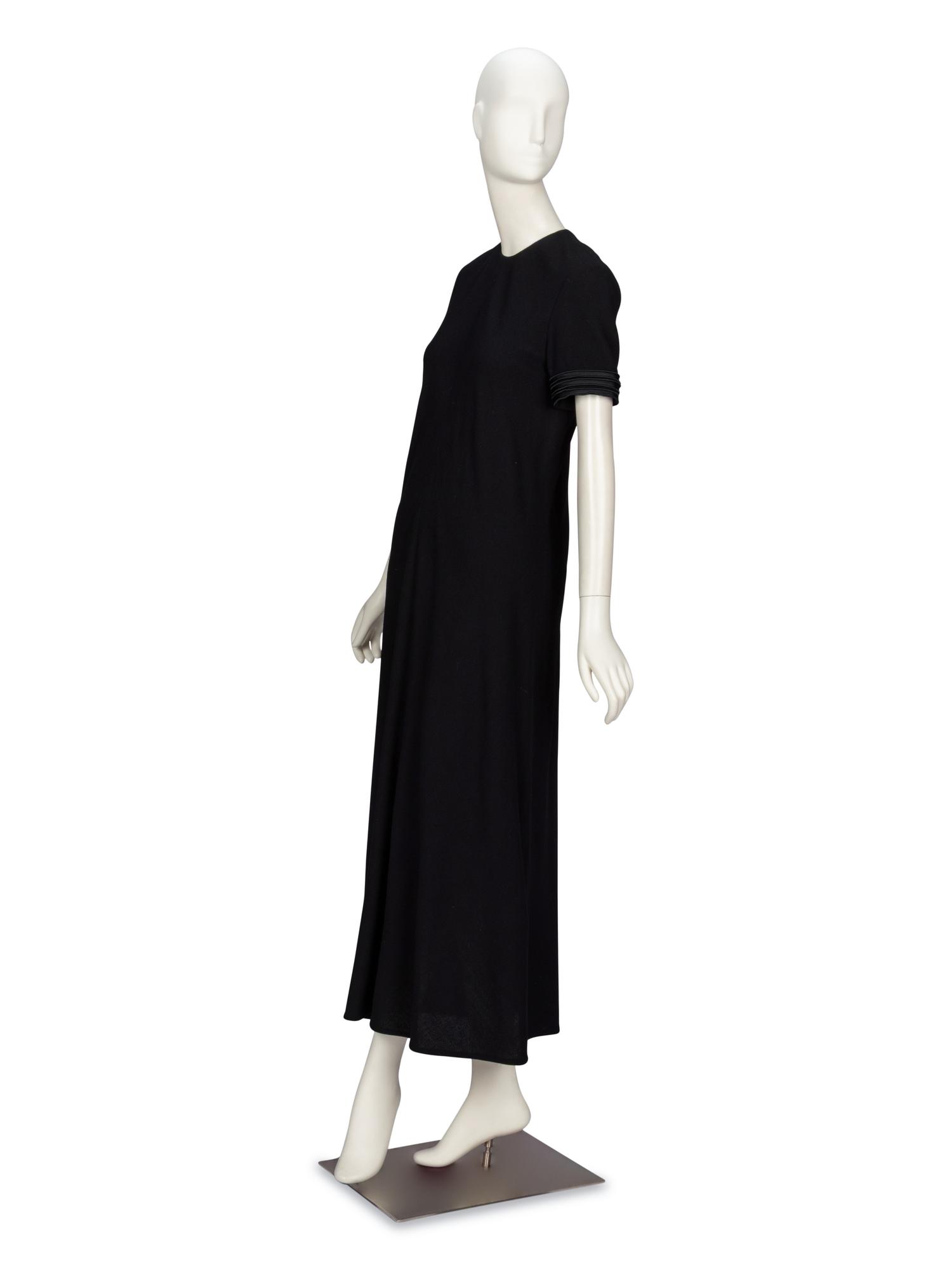 GALANOS, BLACK EVENING GOWN