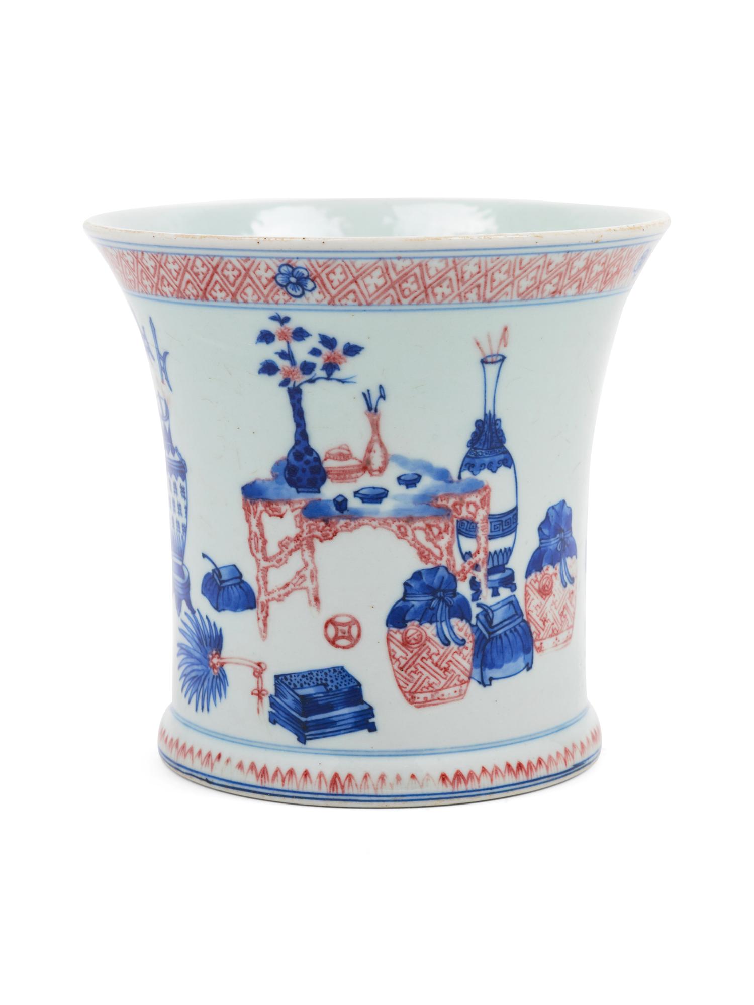 A Chinese Underglazed Blue and Red Porcelain Cachepot