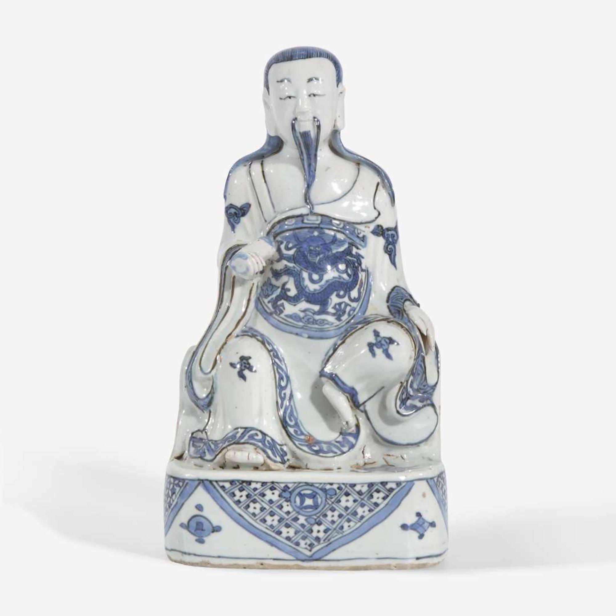 A Chinese blue and white porcelain figure of Xuanwu 玄武大帝青花瓷像 Late Ming dynasty ??