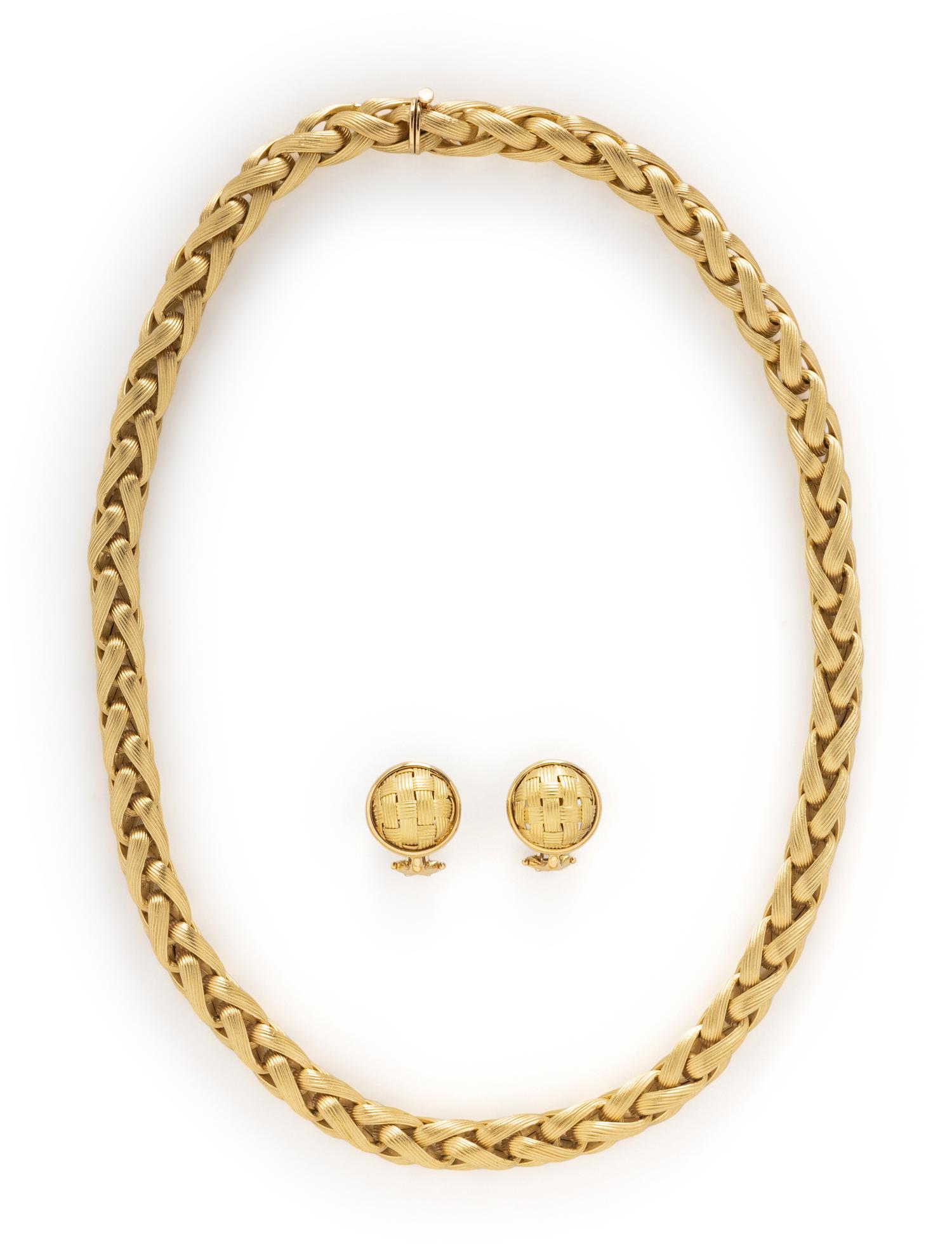 YELLOW GOLD NECKLACE AND CLIP EARRINGS