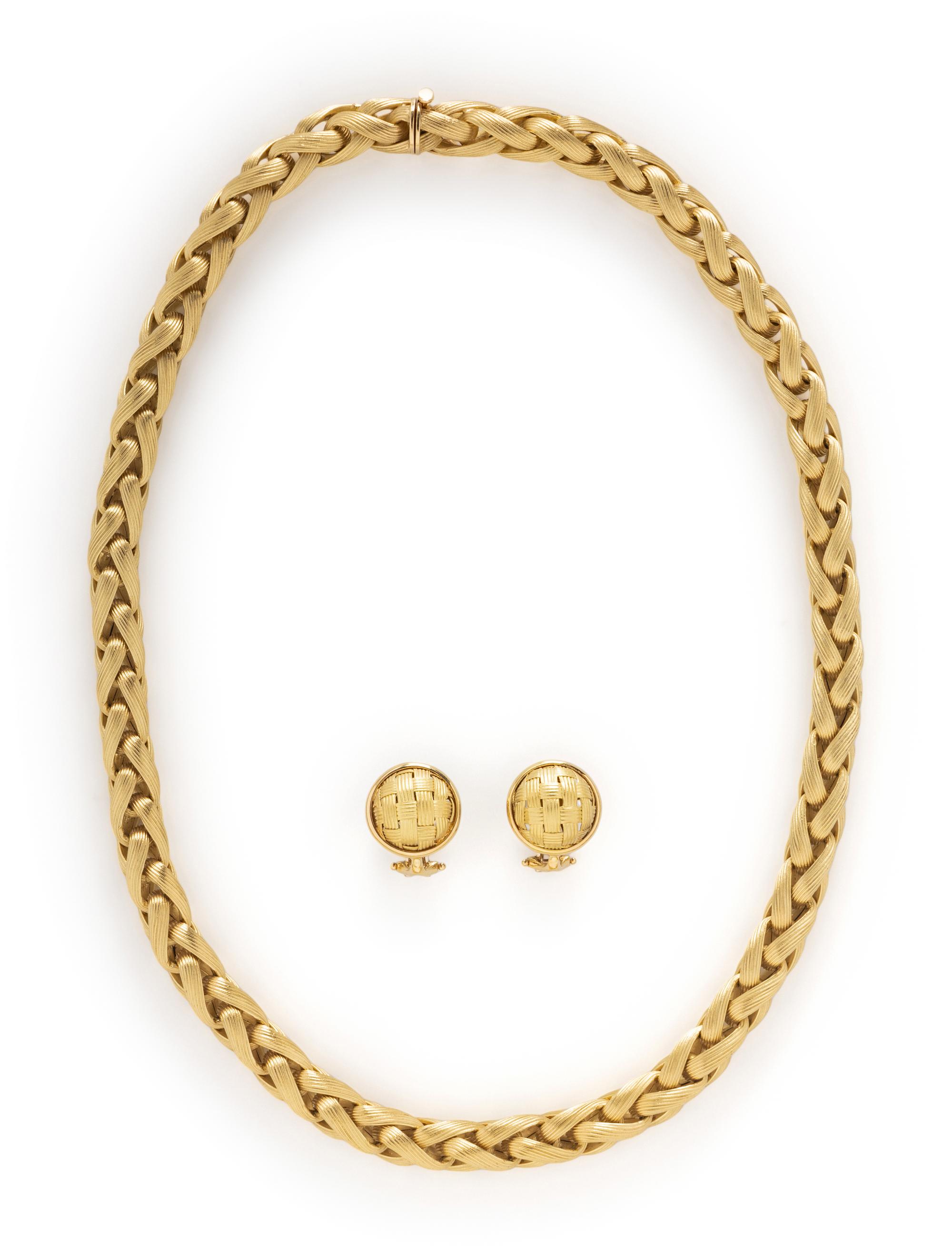 YELLOW GOLD NECKLACE AND CLIP EARRINGS