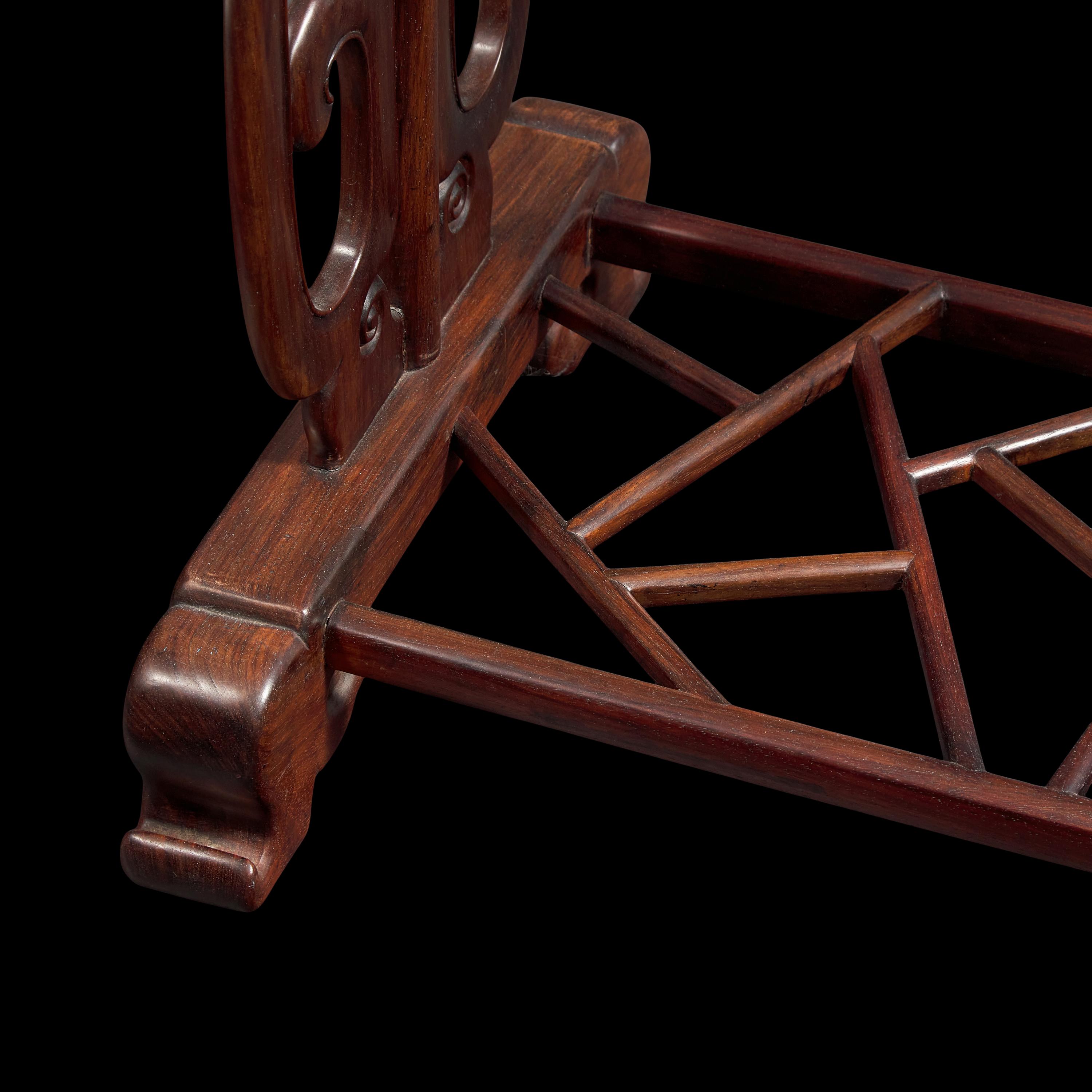 A Chinese Carved Hongmu Clothes Stand, Yijia, 20th Century 近代 紅木透雕冰梅紋衣架