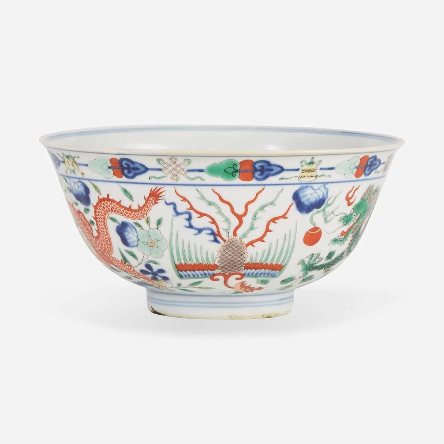 A Chinese wucai-decorated "Dragon and Phoenix" porcelain bowl 五彩龙凤碗 Qianlong six-character seal mark and of the period ????? ? ??