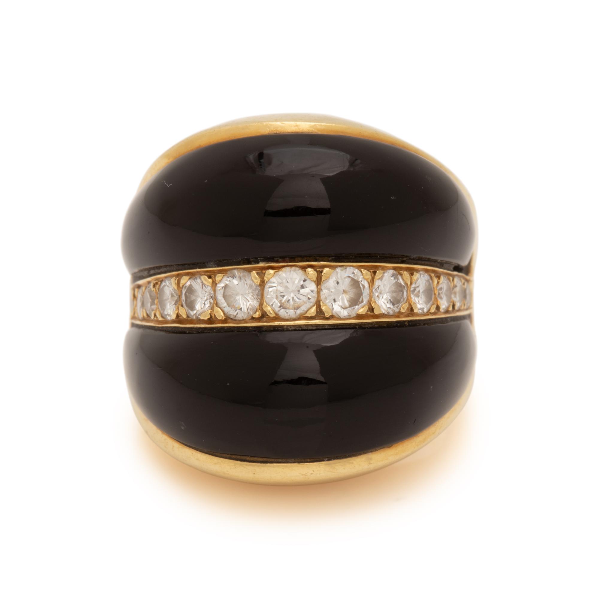 YELLOW GOLD, ONYX AND DIAMOND RING