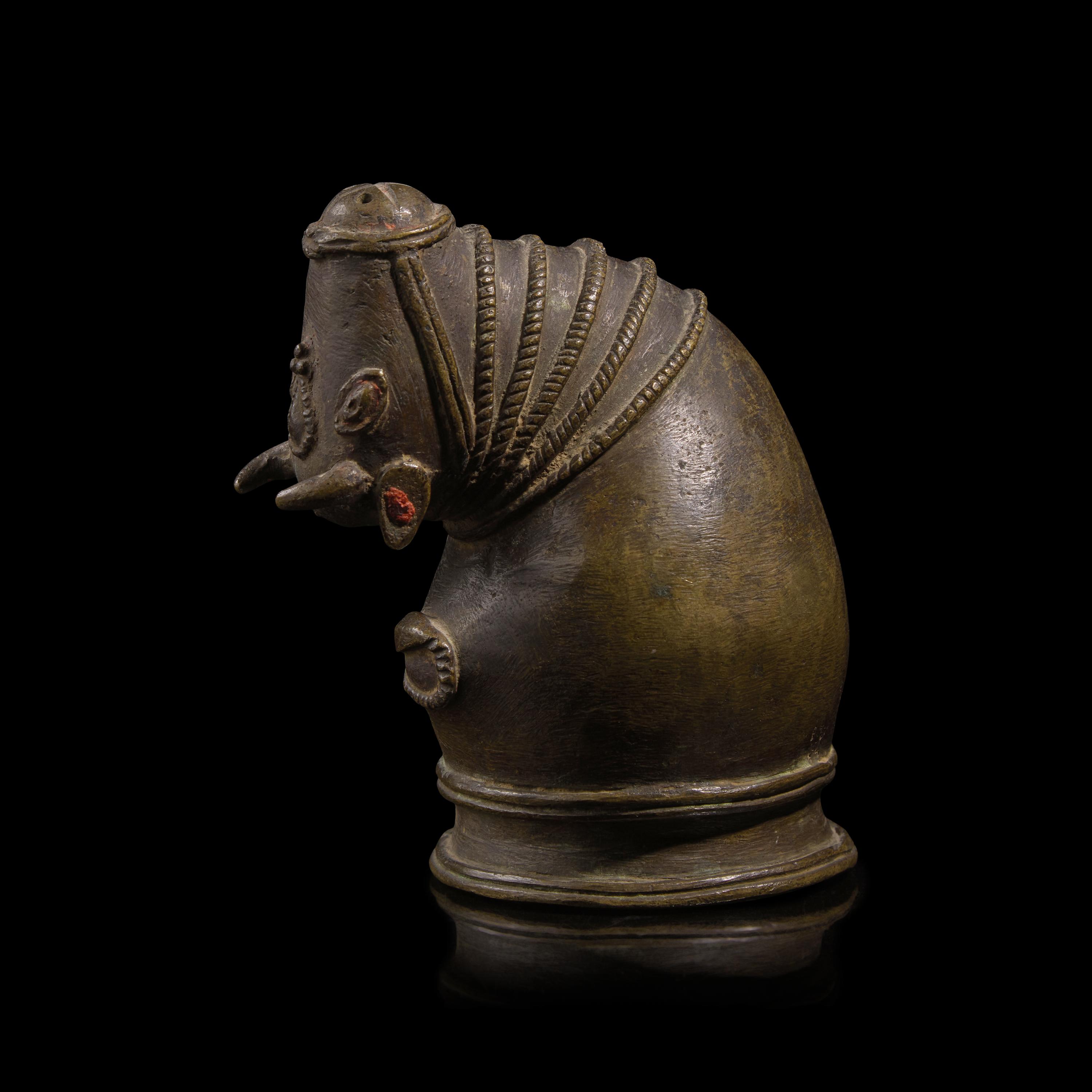 An Indian Bronze Nandi-Form Palanquin Finial, 19th/Early 20th century — 十九-二十世紀初 印度銅鑄神牛南迪轎頂飾