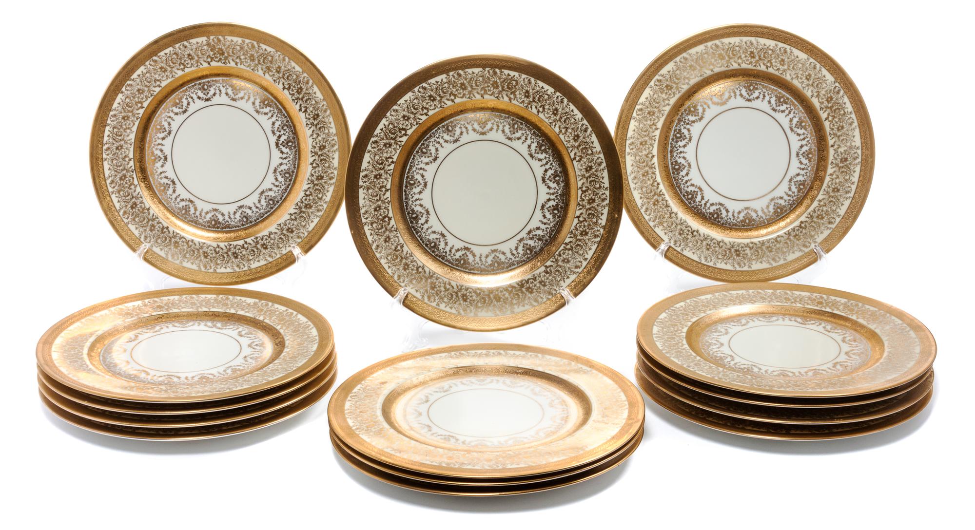 Fourteen Bavarian Dinner Plates Diameter 11 inches. — Heinrich & Co.