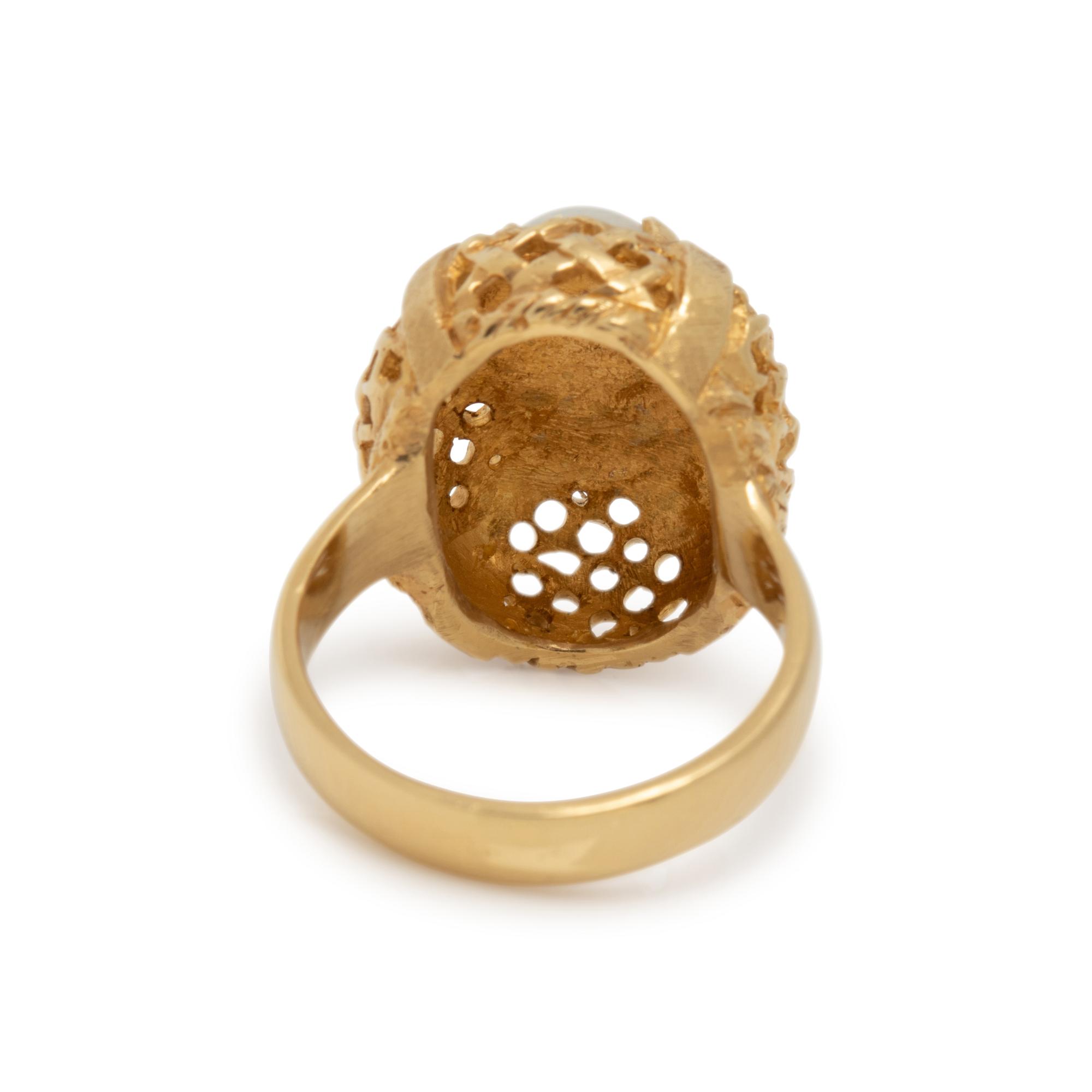 YELLOW GOLD AND OPAL RING
