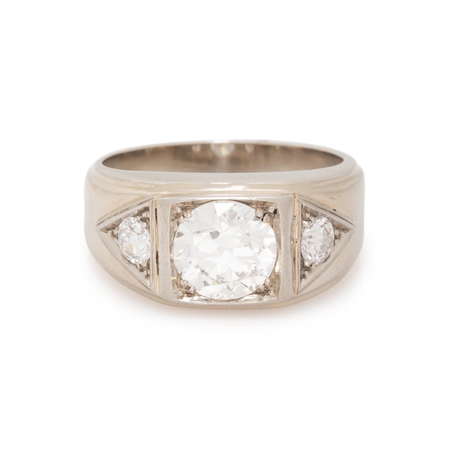 WHITE GOLD AND DIAMOND RING