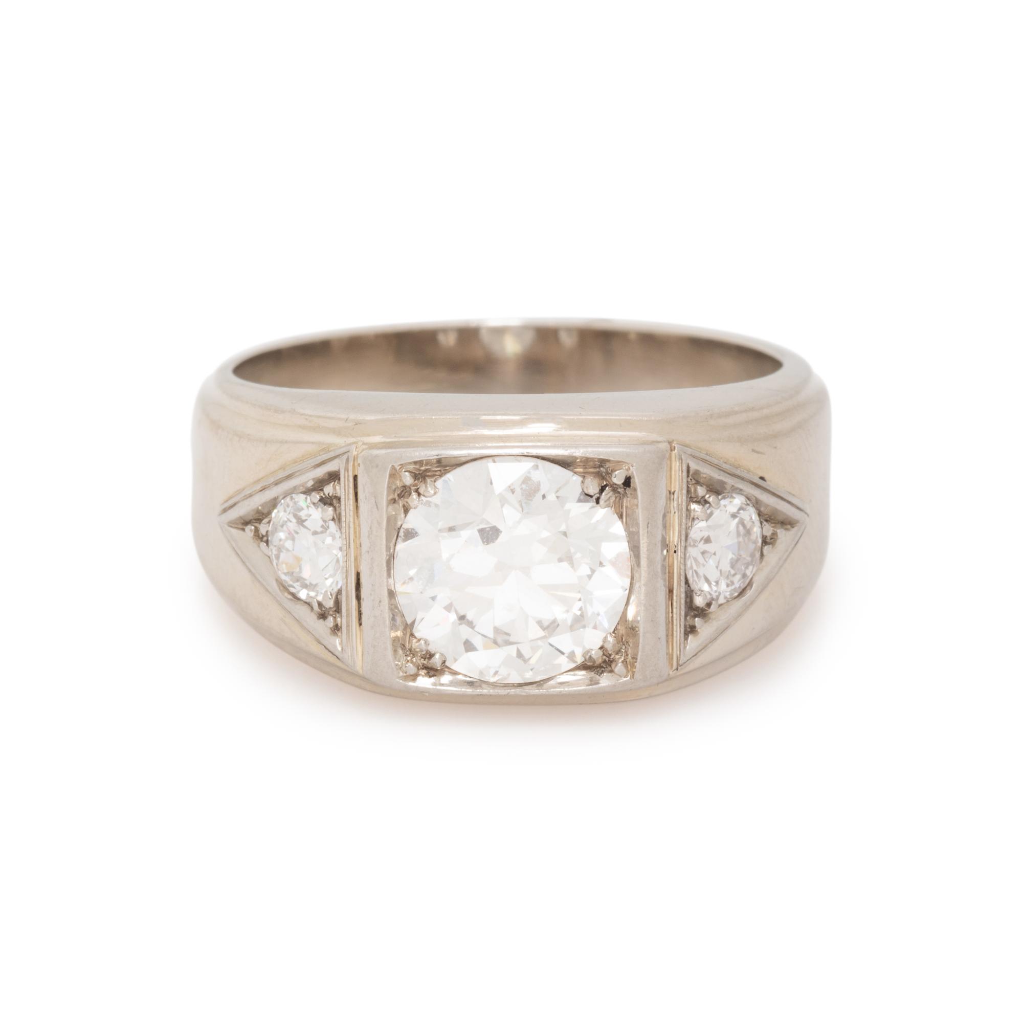 WHITE GOLD AND DIAMOND RING