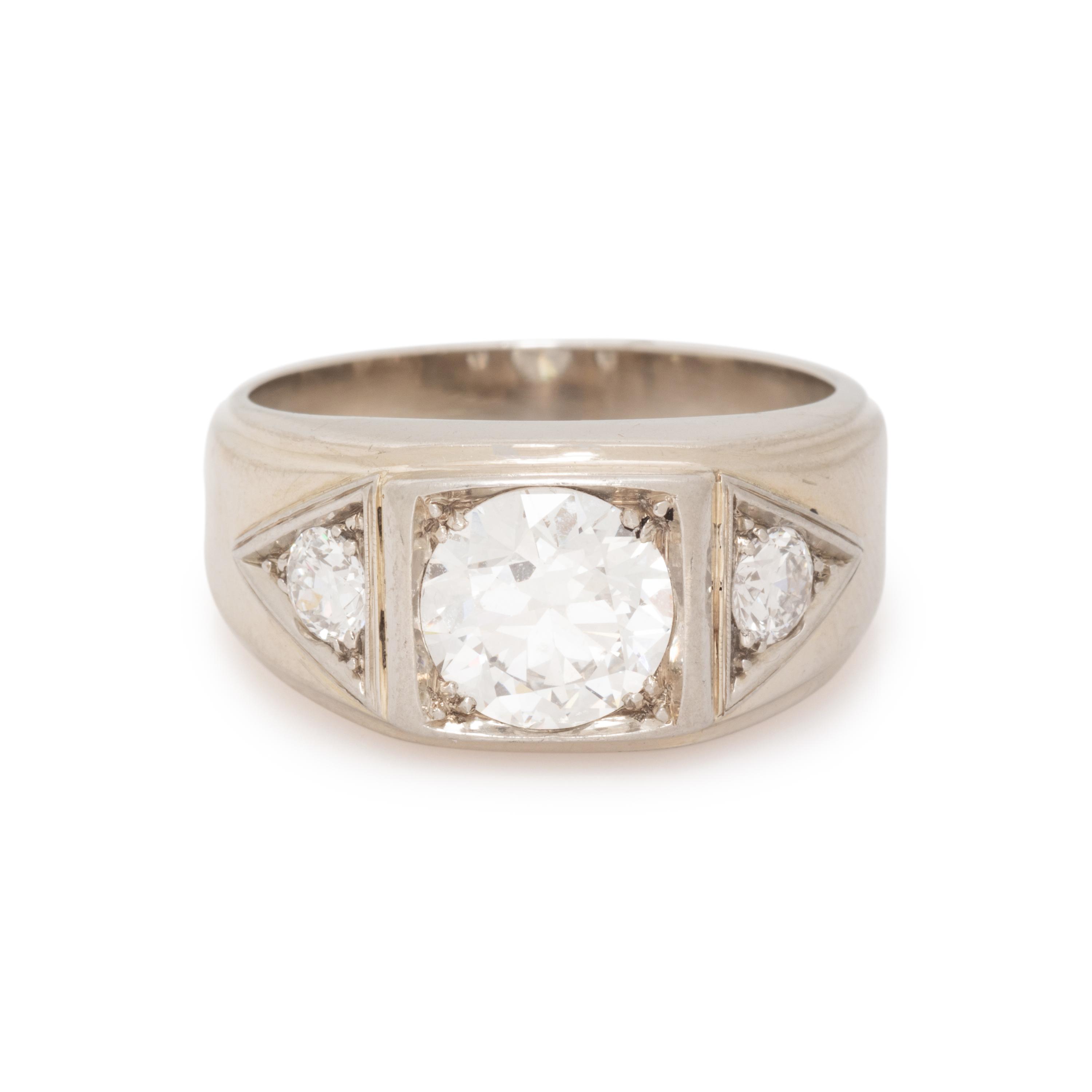 WHITE GOLD AND DIAMOND RING