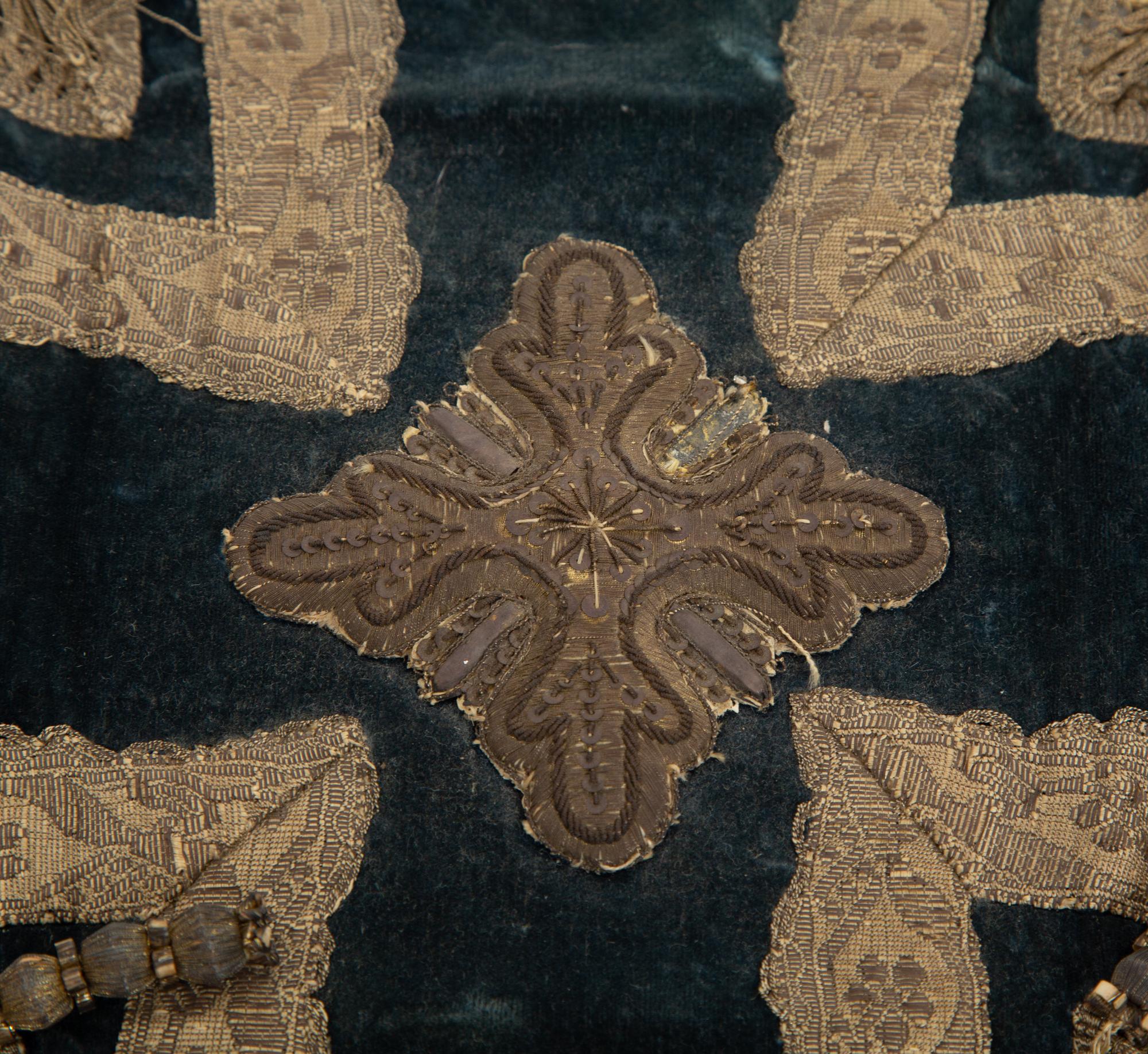 An Italian Carved Giltwood Hinged Top Reliquary and Embroidered Velvet Cloth