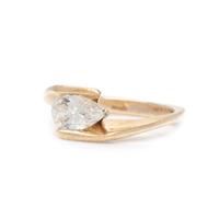 YELLOW GOLD AND DIAMOND RING
