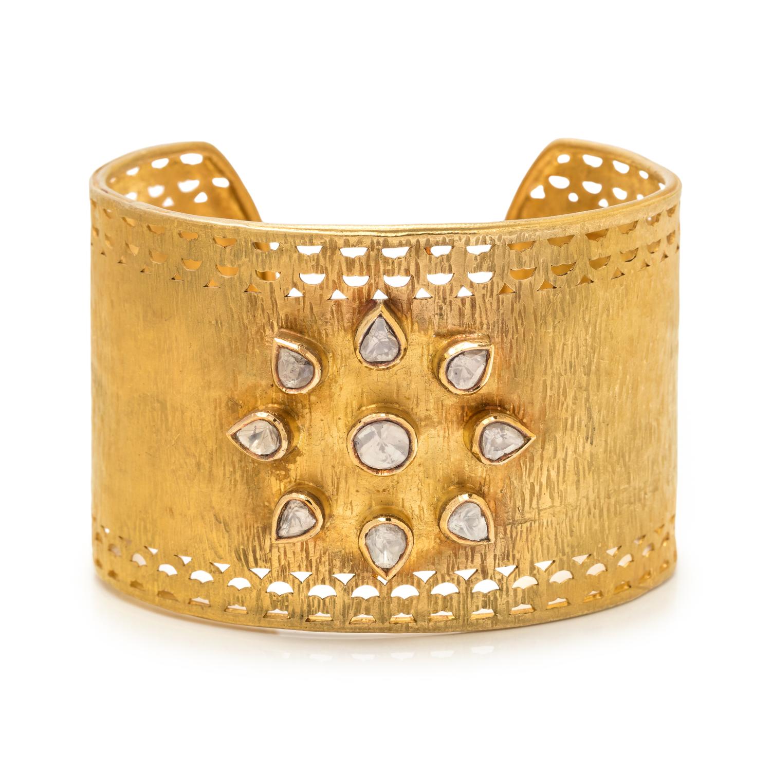 SUSAN GORDAN, YELLOW GOLD AND DIAMOND CUFF BRACELET