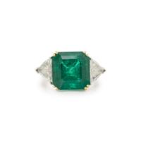EMERALD AND DIAMOND RING