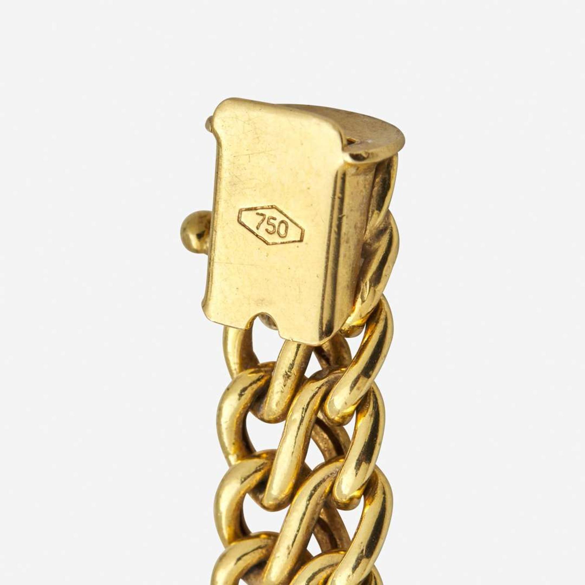 An 18K Yellow Gold Necklace