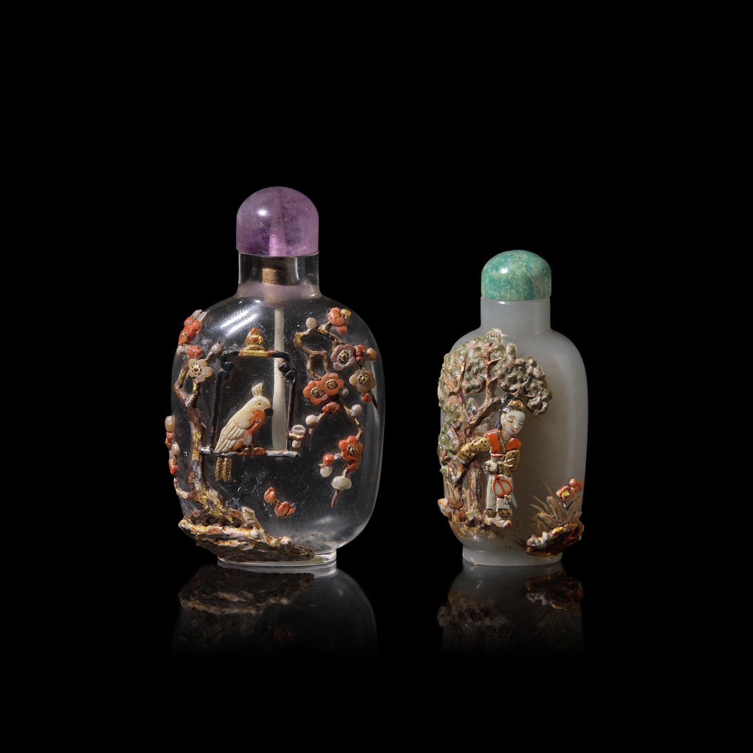 Two Chinese Embellished Snuff Bottles, Attributed to the Tsuda Family Workshop 或為日本津田家裝飾水晶、灰玉鼻煙壺兩件
