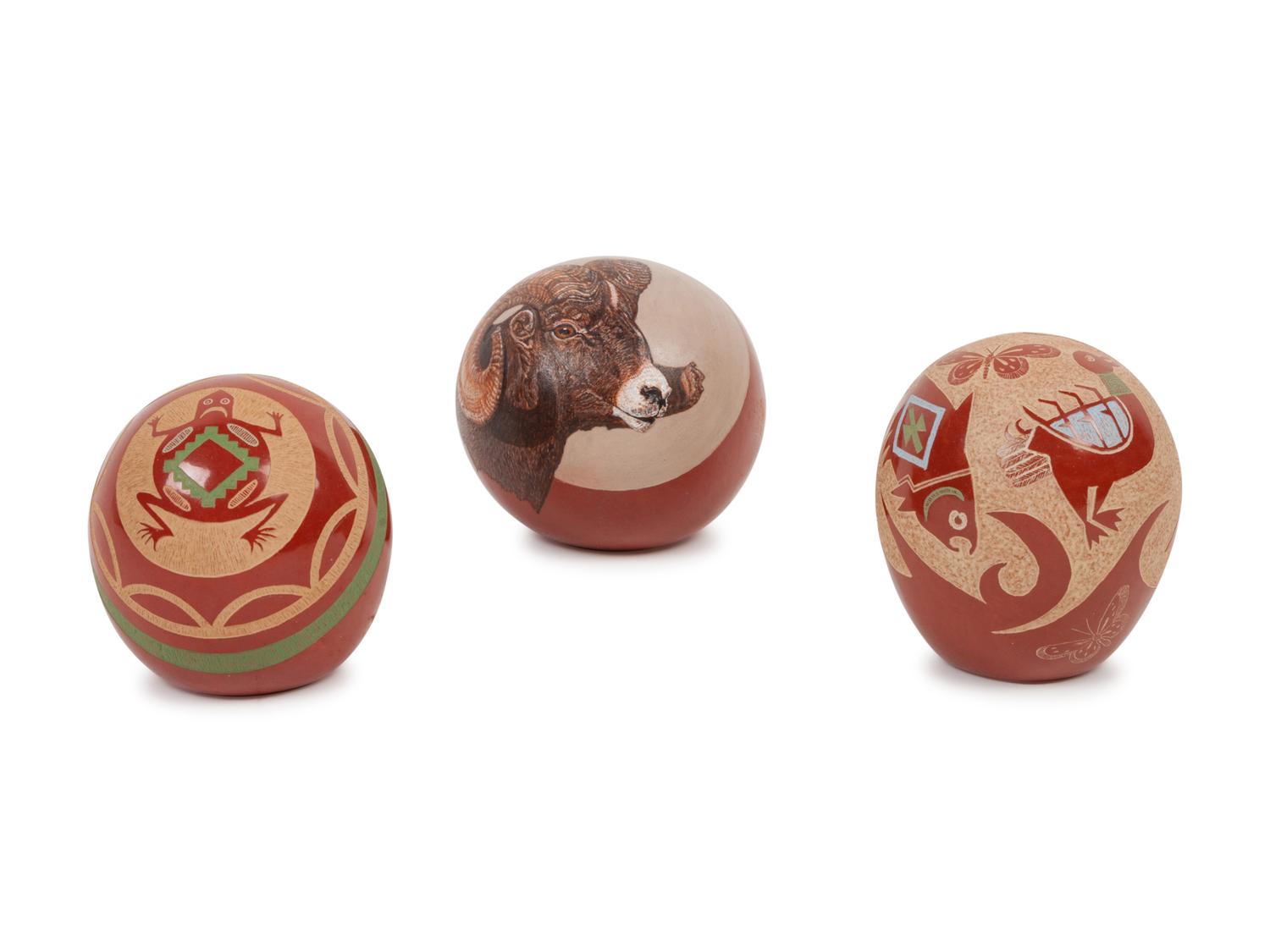 Miniature Polychrome Seed Jars, with Sgraffito Decoration