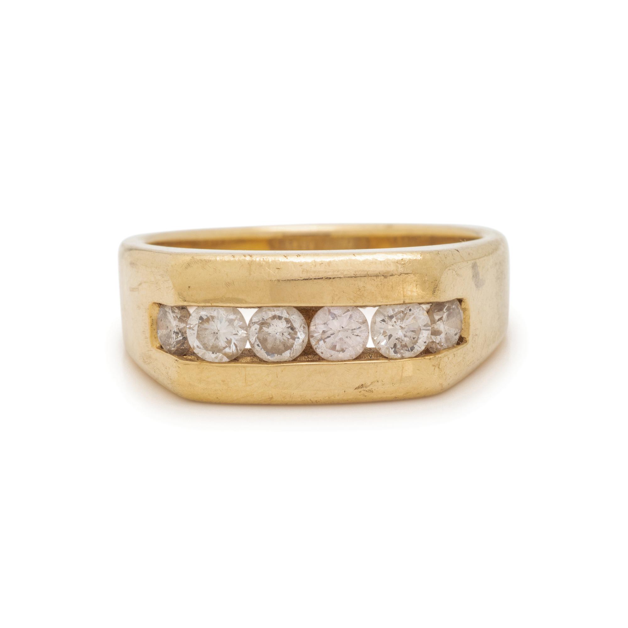 YELLOW GOLD AND DIAMOND RING