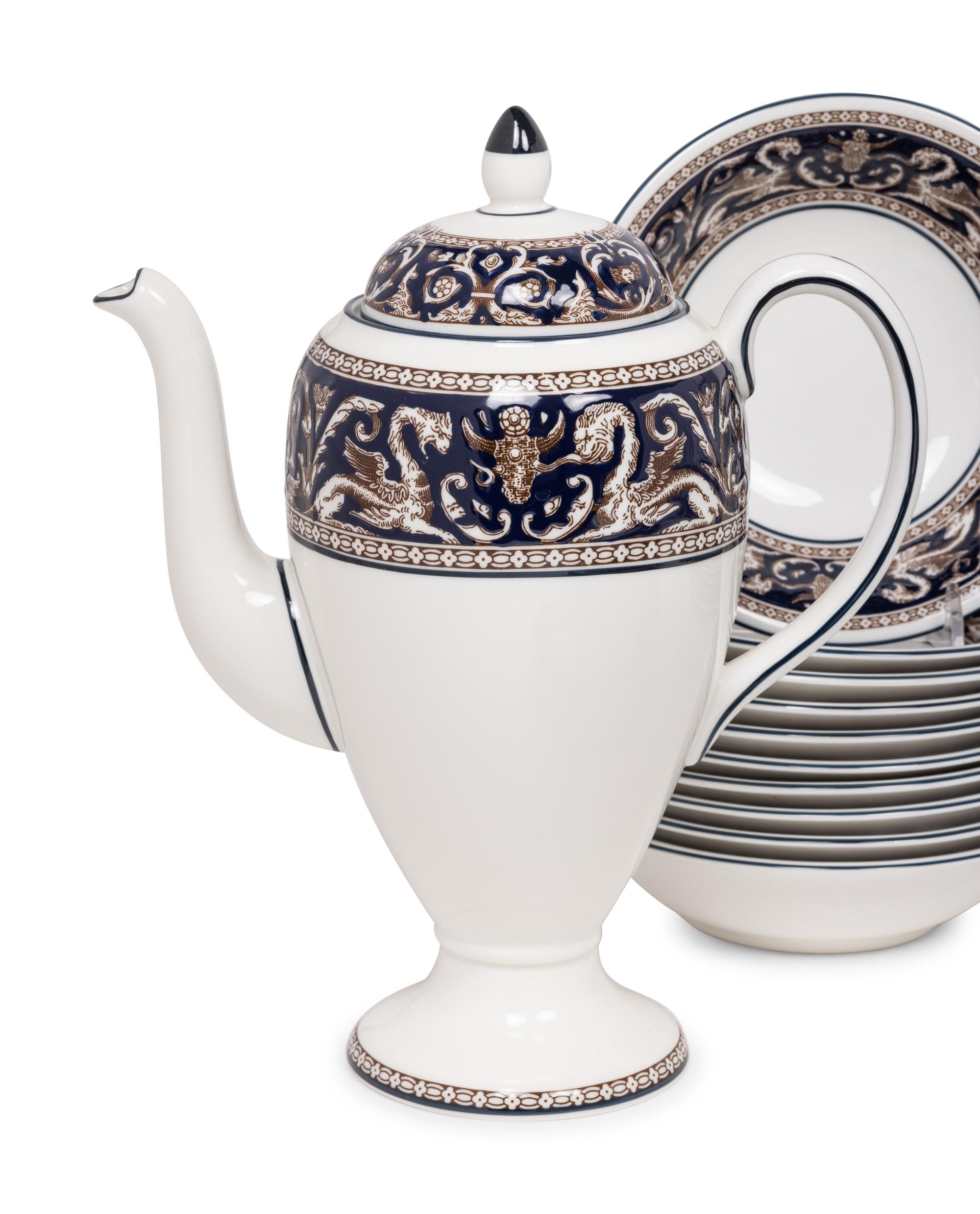 A Wedgwood Florentine Porcelain Dinner Service