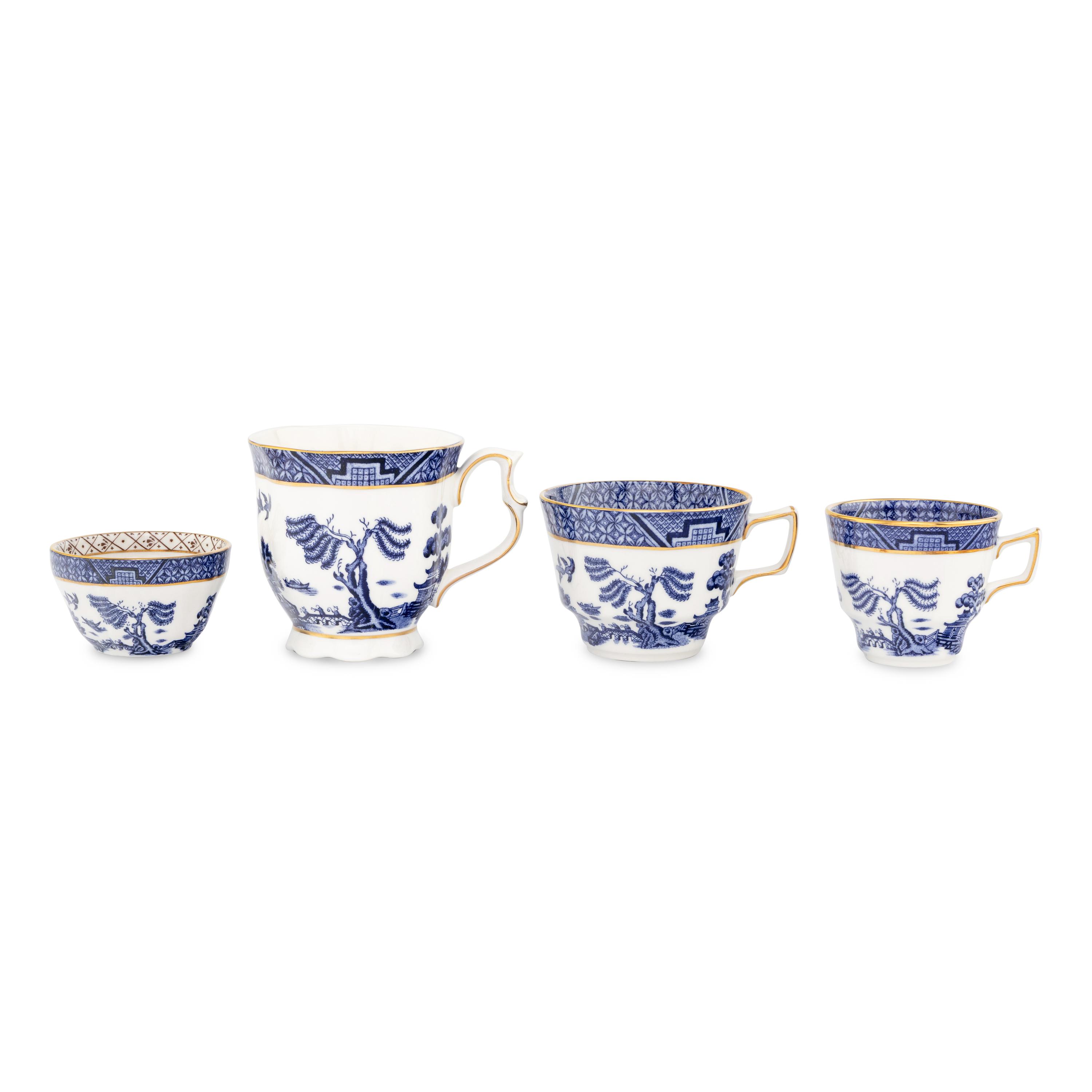 An Extensive Royal Doulton Porcelain Dinner Service