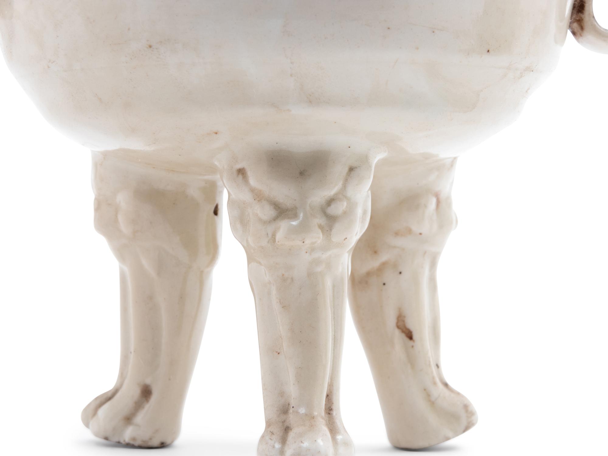 Two Porcelain Scholar's Objects