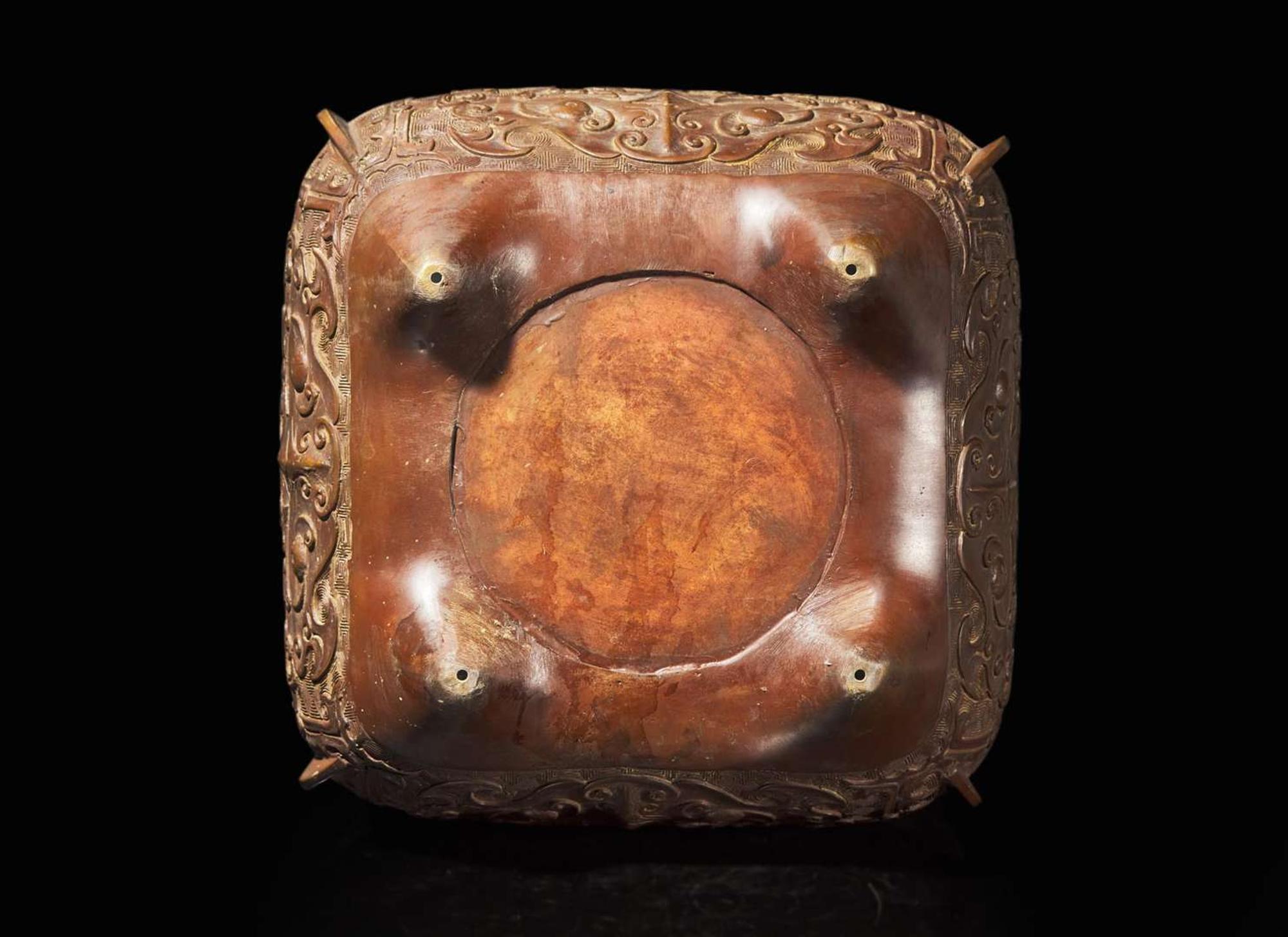 RTO A large Japanese patinated bronze archaistic censer 日本銅加漆倣古香爐