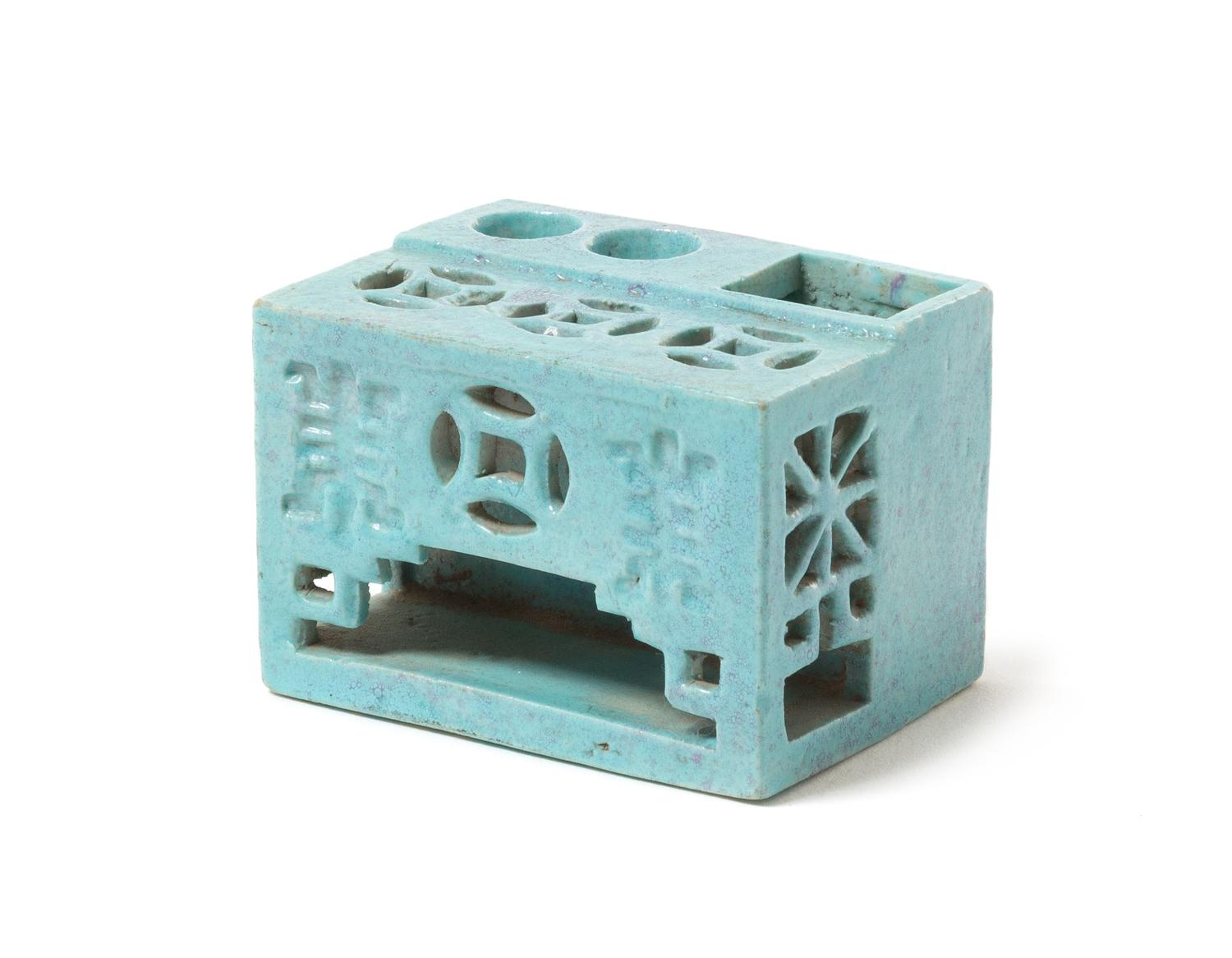 A Robin's Egg Porcelain Ink Well — 19TH/20TH CENTURY