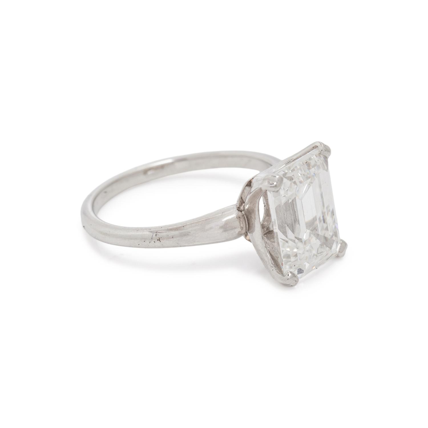 DIAMOND RING