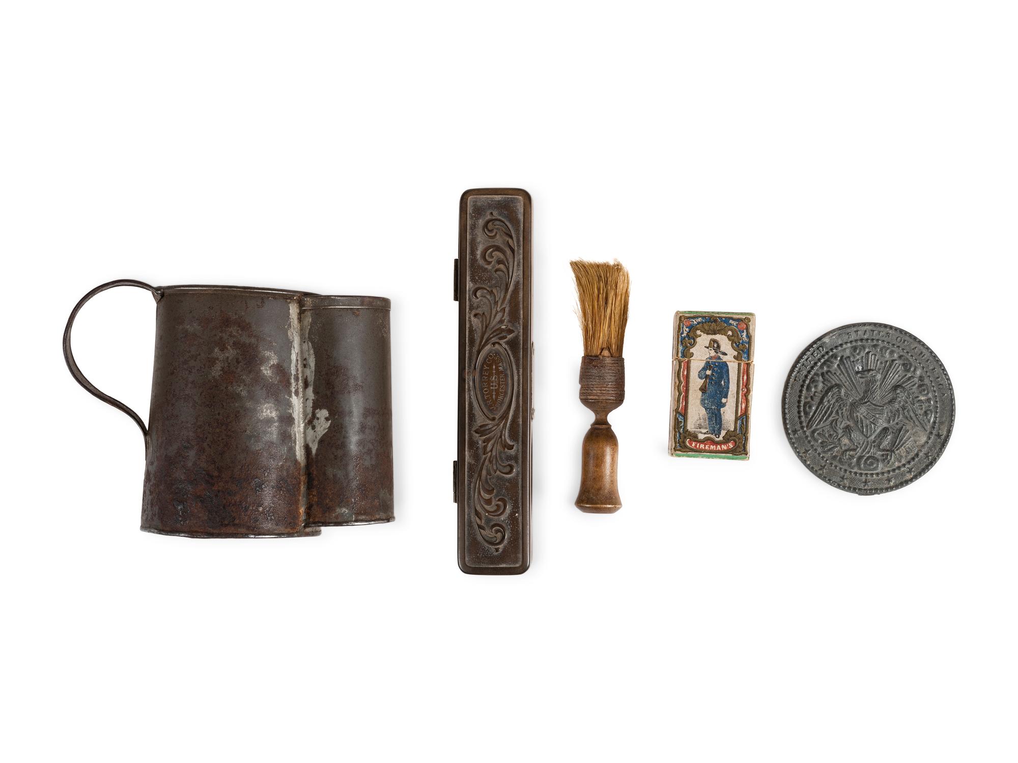 A group of 4 Civil War-period shaving accessories, comprising: