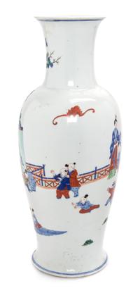 A Chinese Wucai and Underglazed Blue Porcelain Vase