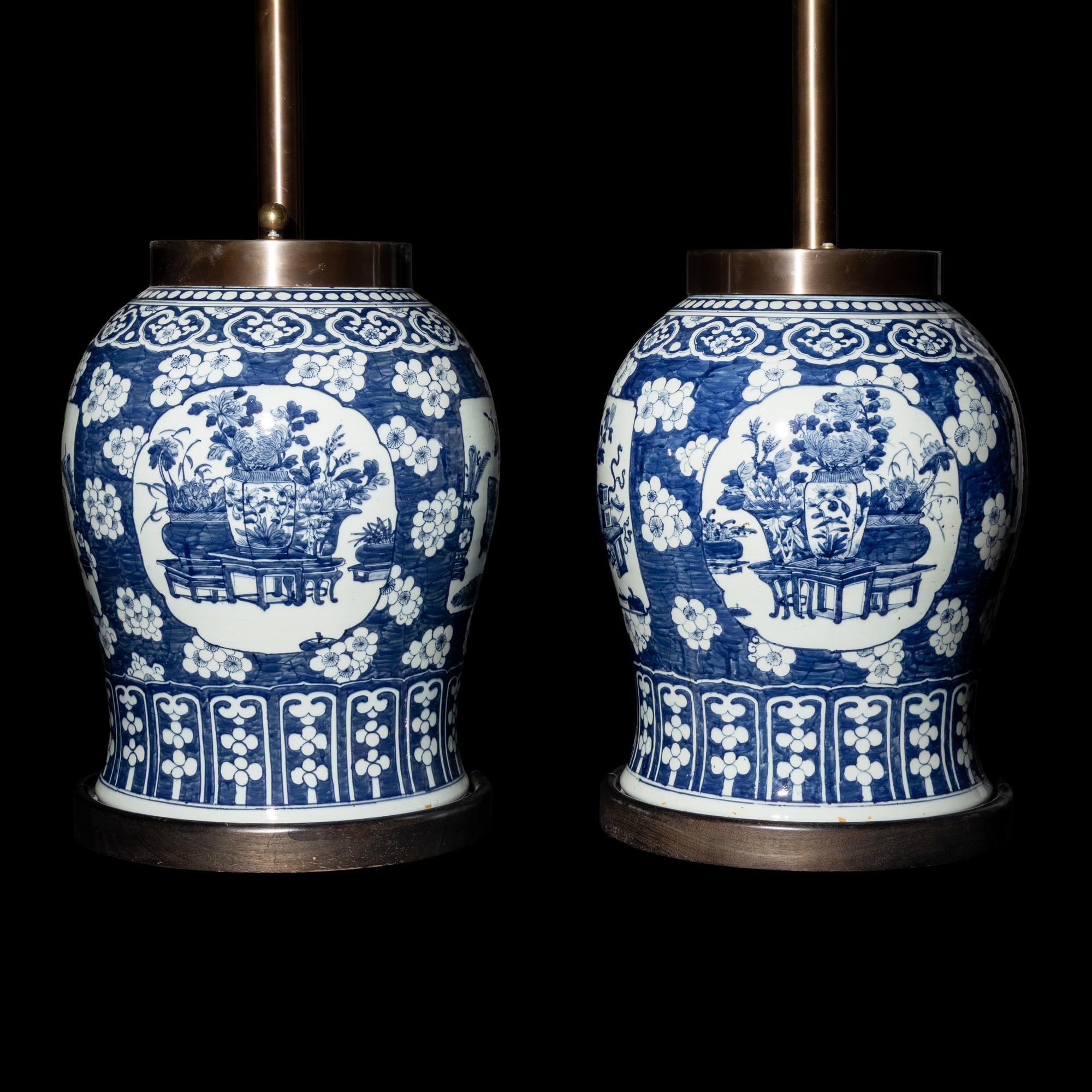 A Pair of Chinese Blue and White ' Bogu ' Motif Porcelain General Jars, 19th Century 晚清 青花博古圖將軍罐一對
