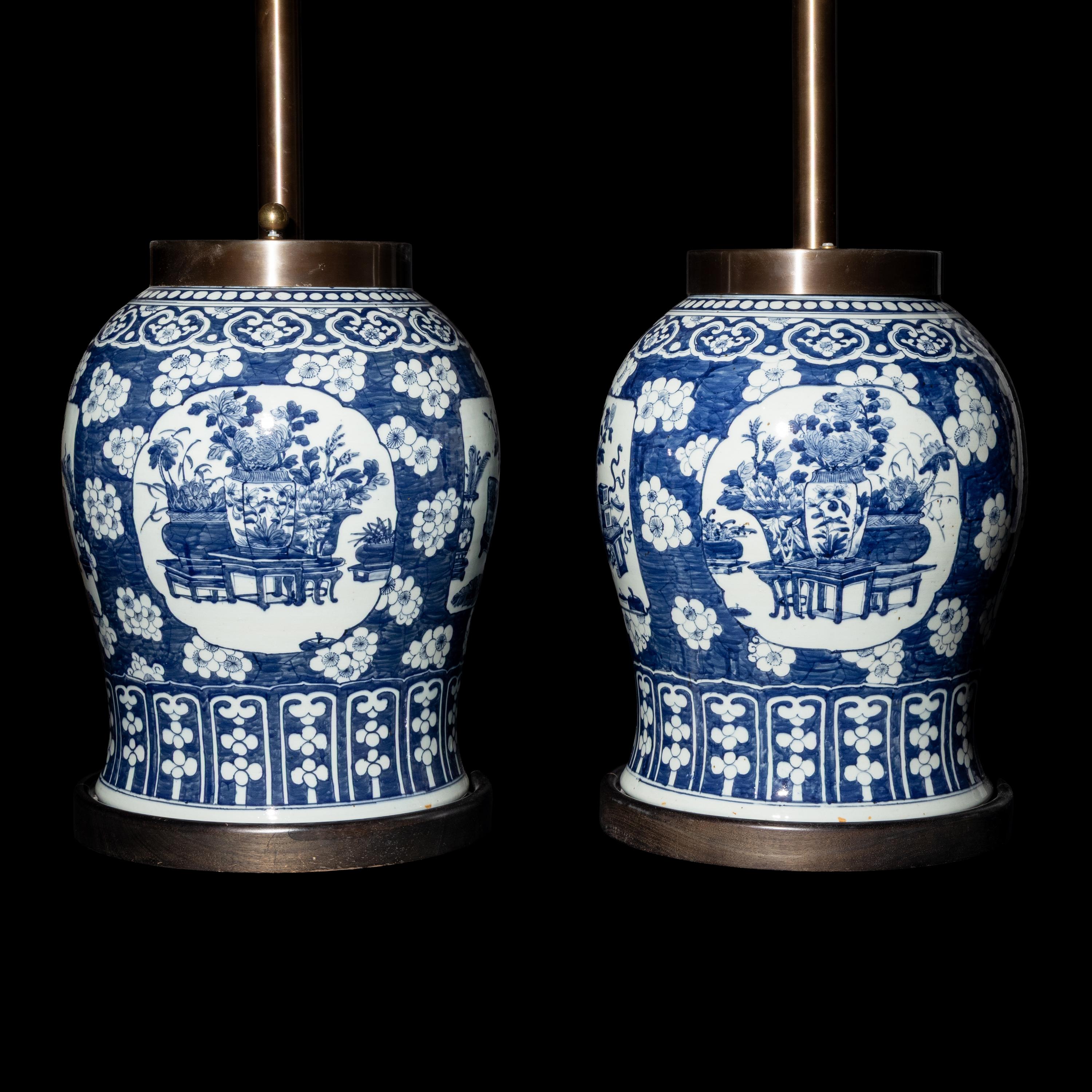 A Pair of Chinese Blue and White ' Bogu ' Motif Porcelain General Jars, 19th Century 晚清 青花博古圖將軍罐一對