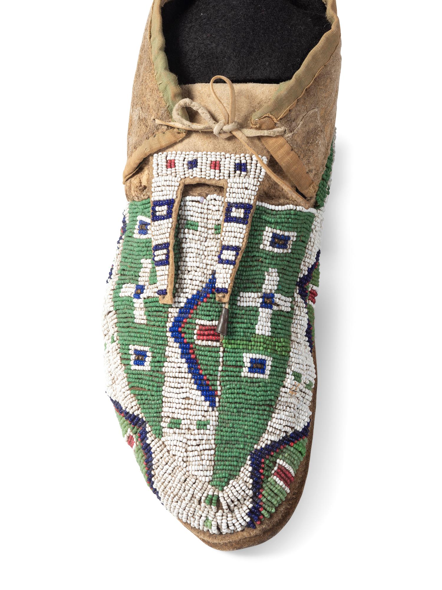 Northern Plains Moccasins, Singles