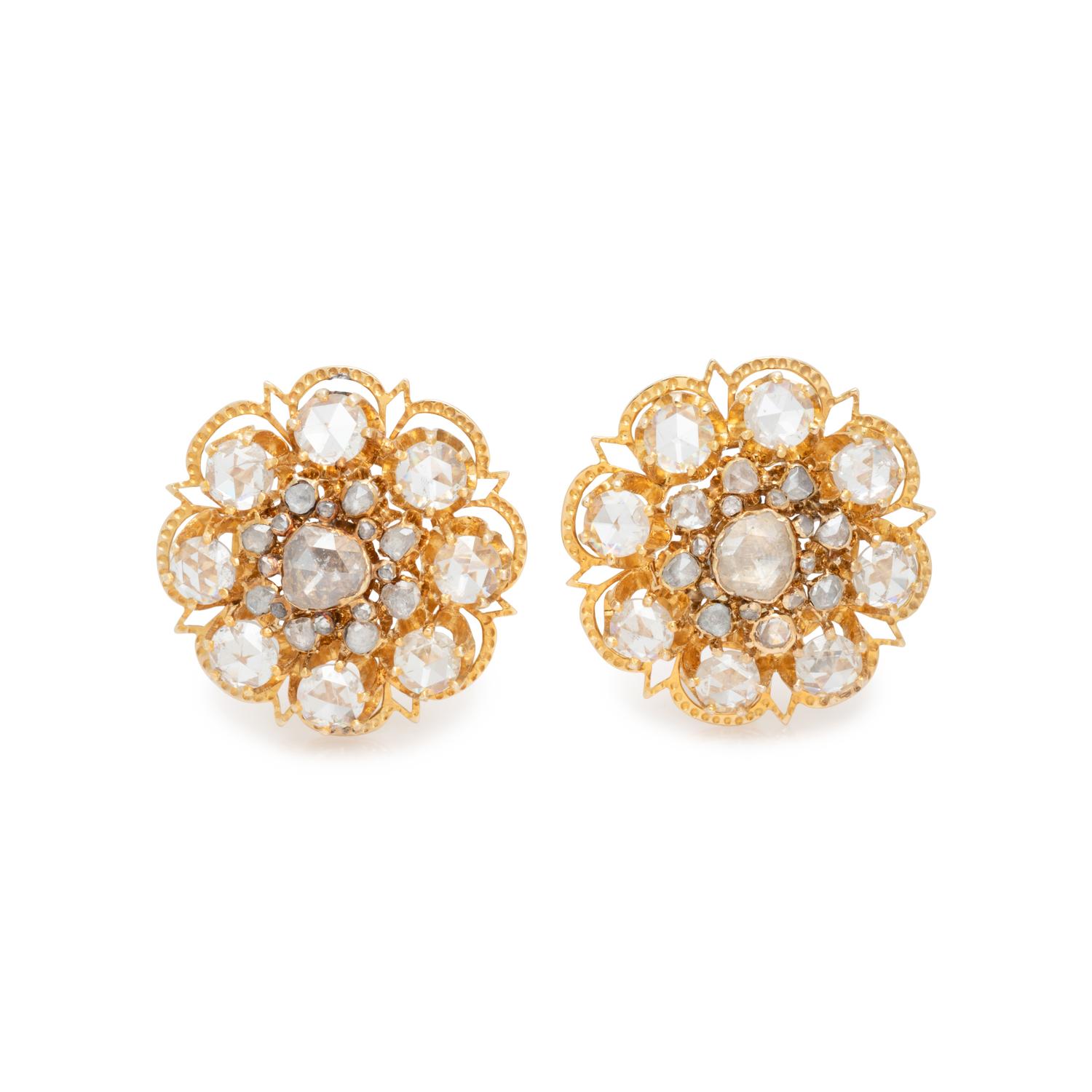 YELLOW GOLD AND DIAMOND EARCLIPS