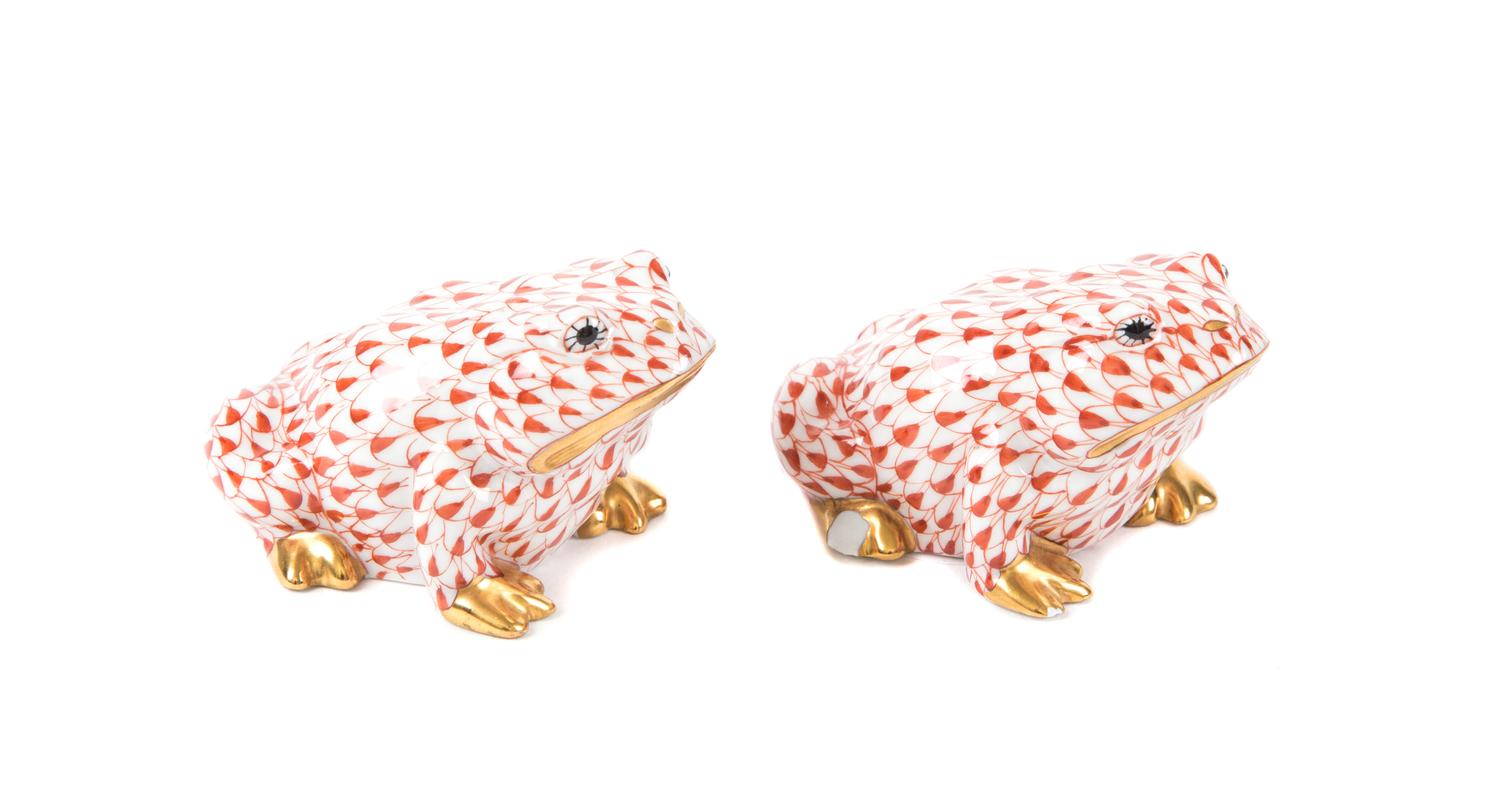A Pair of Herend Fishnet Porcelain Frogs Length 2 3/4 inches.