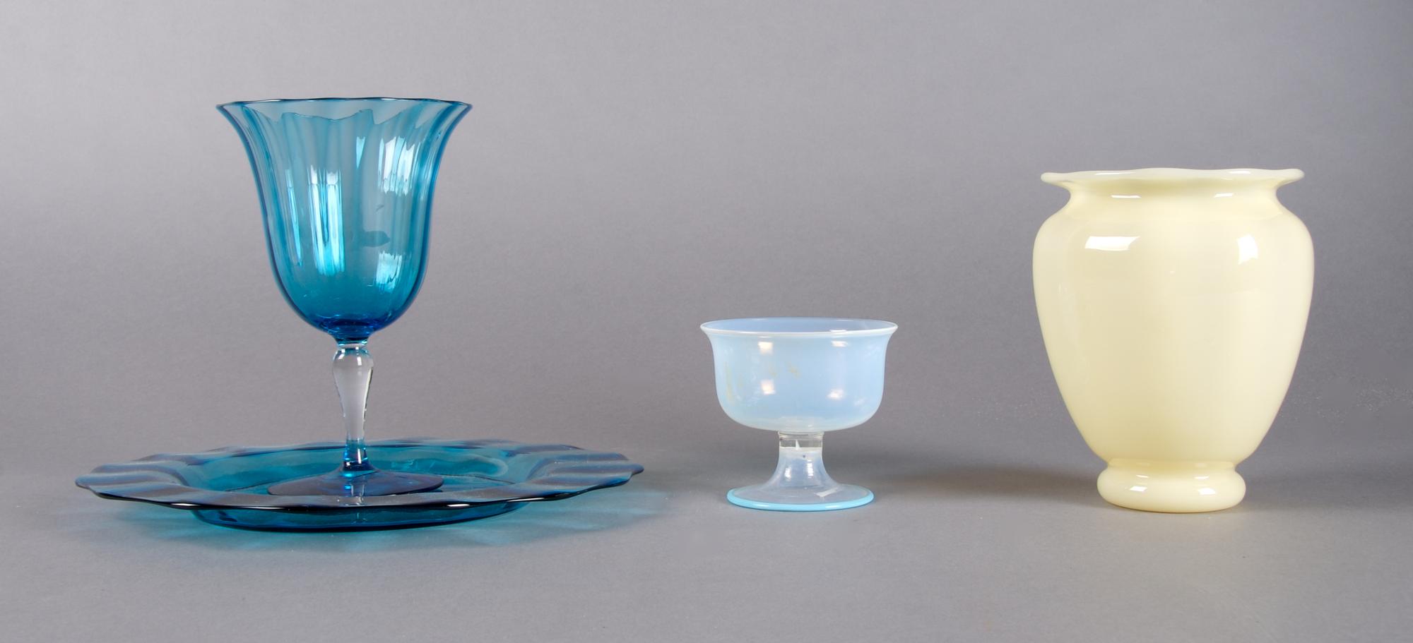 A Collection of Steuben Glass Articles, Diameter of plate 8 1/2 inches.