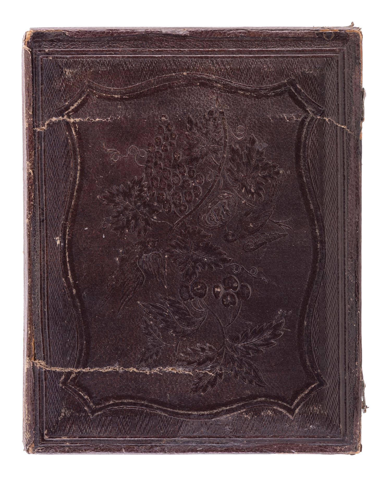 [CIVIL WAR]. Quarter plate tintype of a Federal cavalry soldier on horseback.