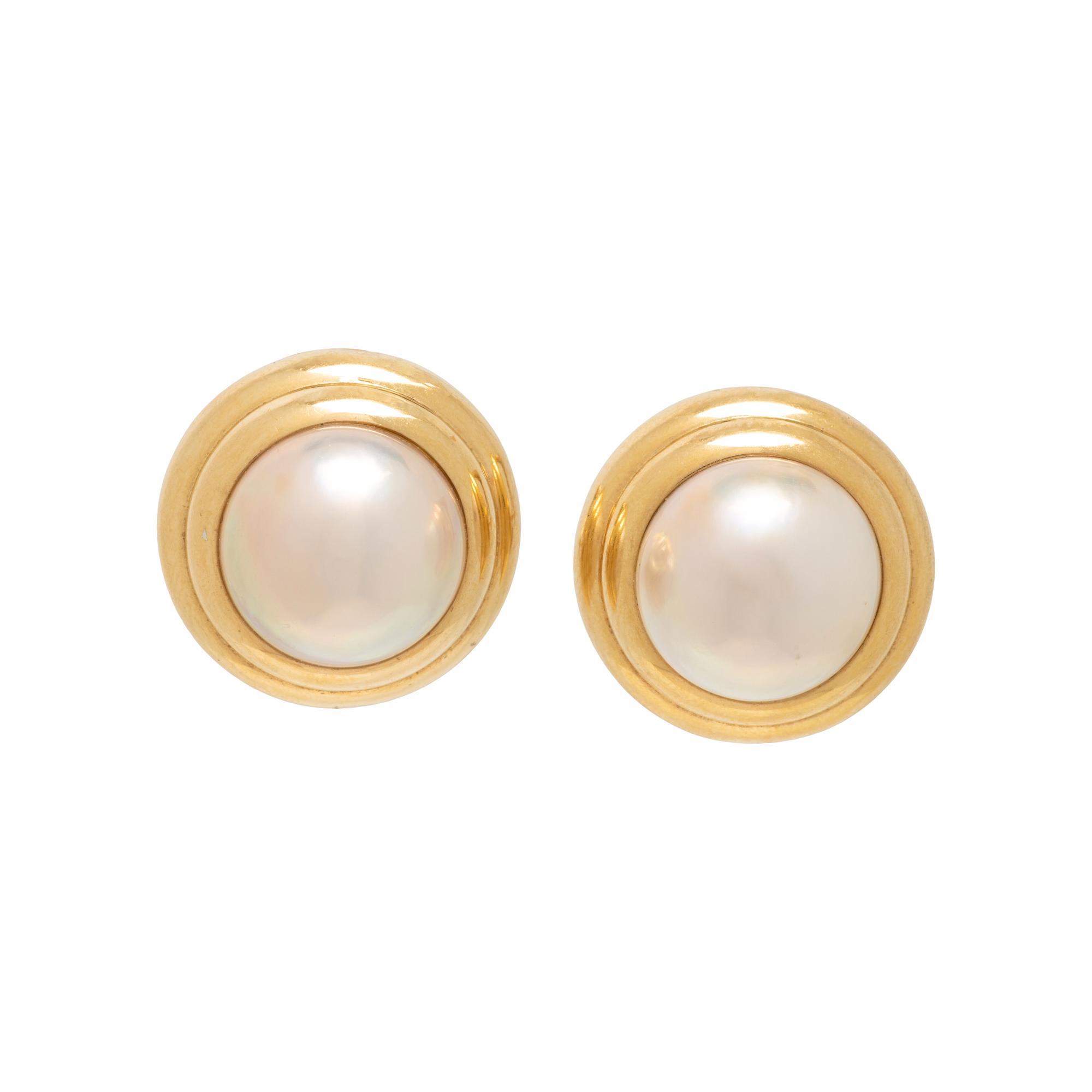 YELLOW GOLD AND MABÉ PEARL EARRINGS