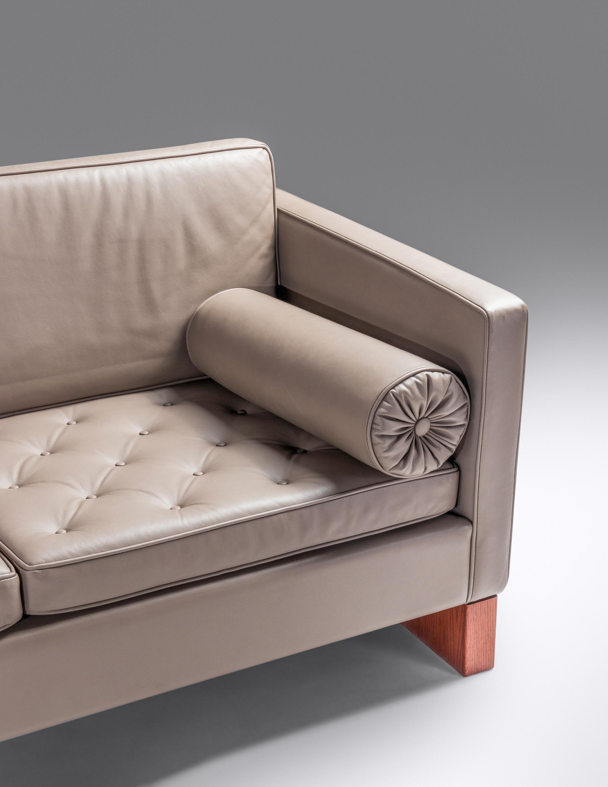 Sofa Knoll International, USA