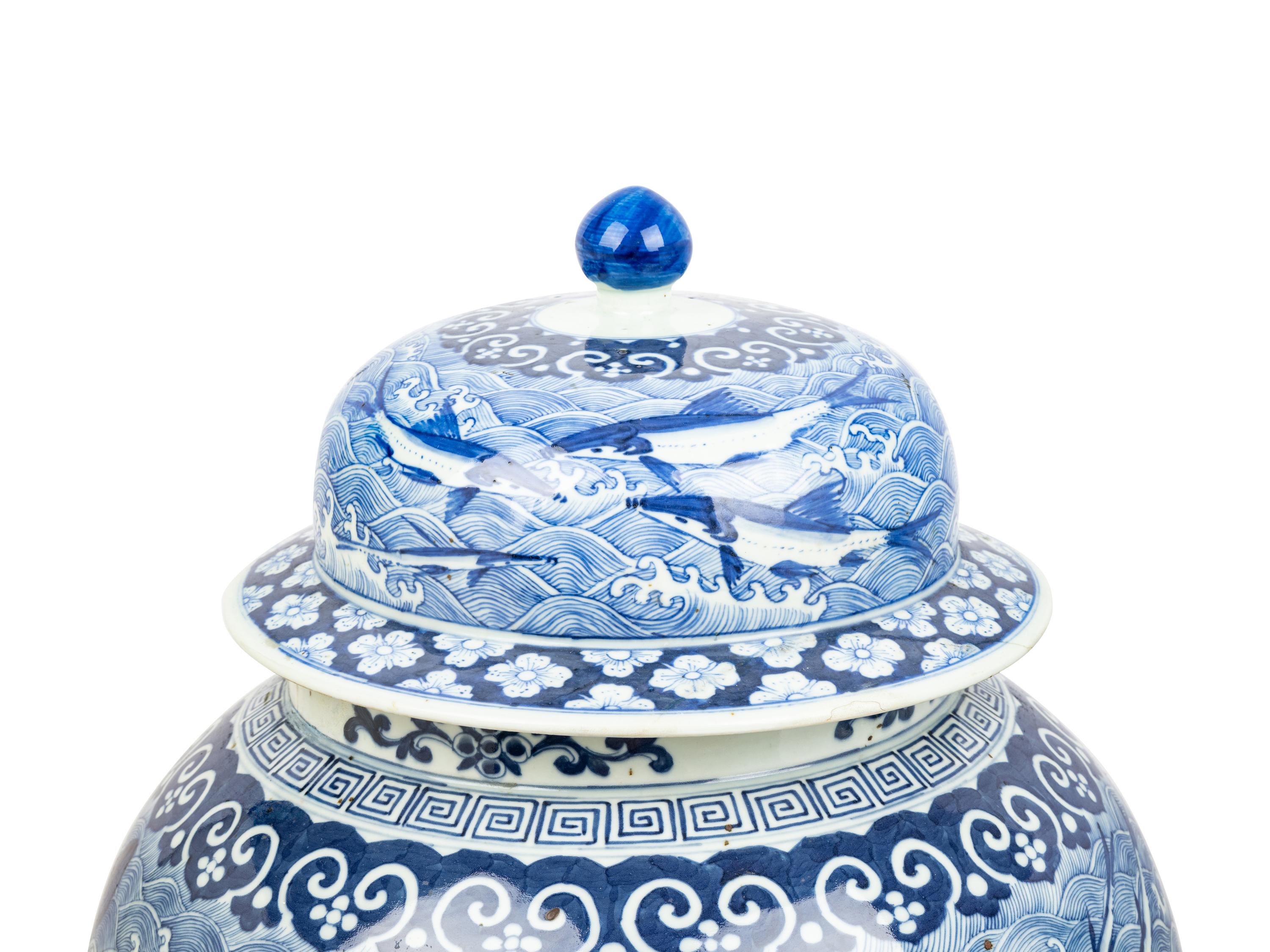 A Chinese Export Blue and White Porcelain Jar